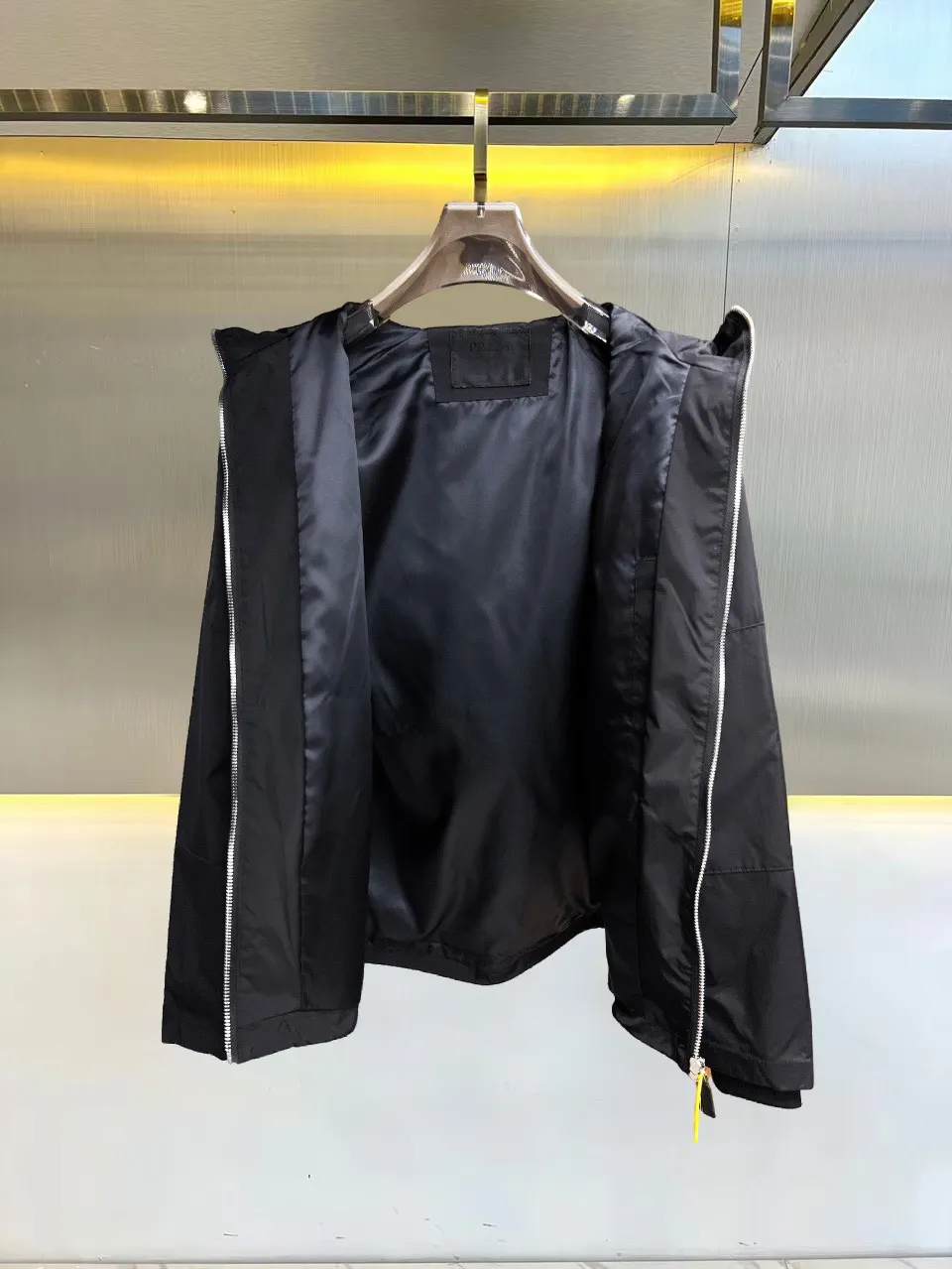 Logo-Plaque Hooded Re-Nylon Jacket D38015120 — view 3