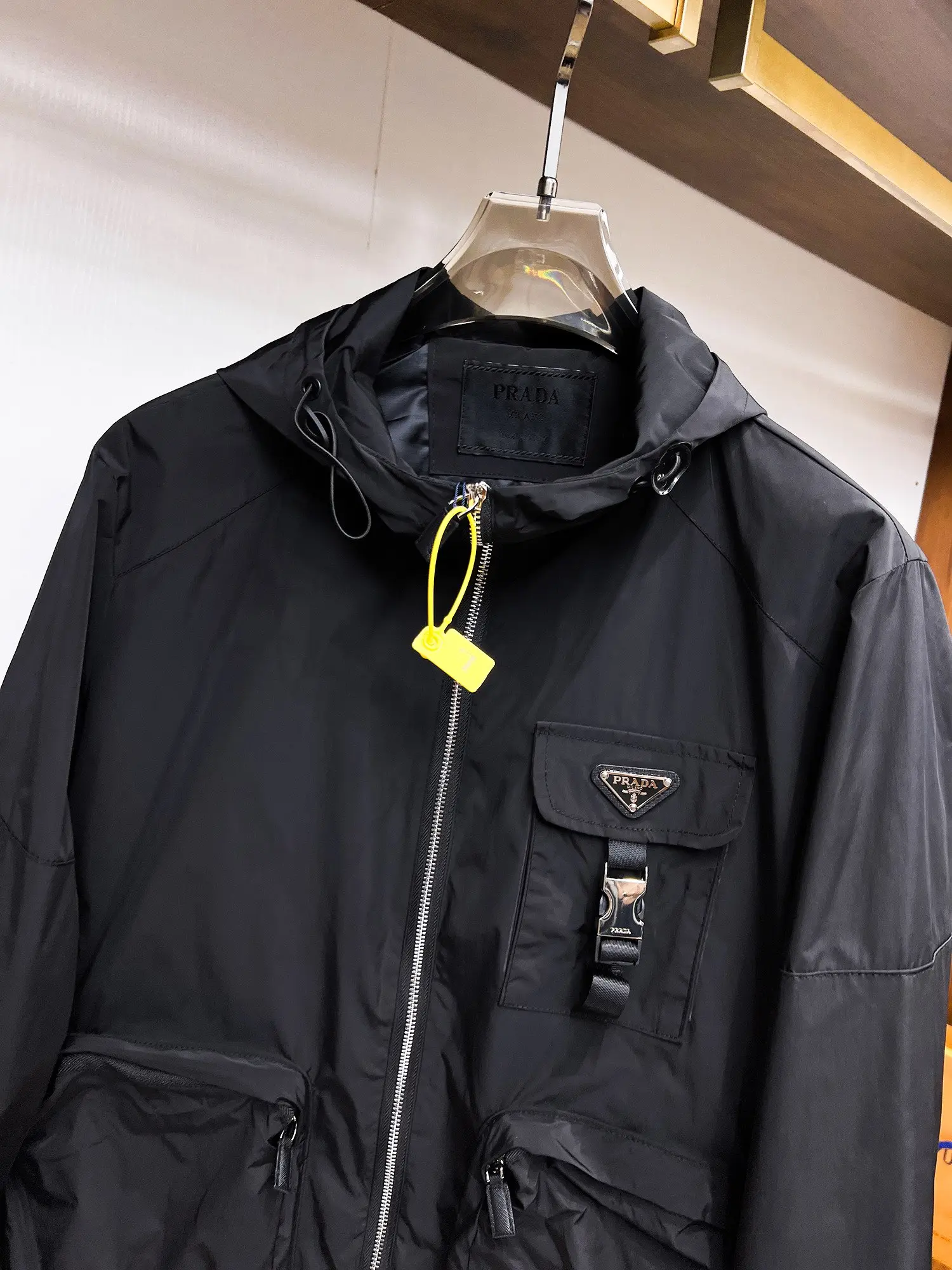 Logo-Plaque Hooded Re-Nylon Jacket D38015120 — view 4