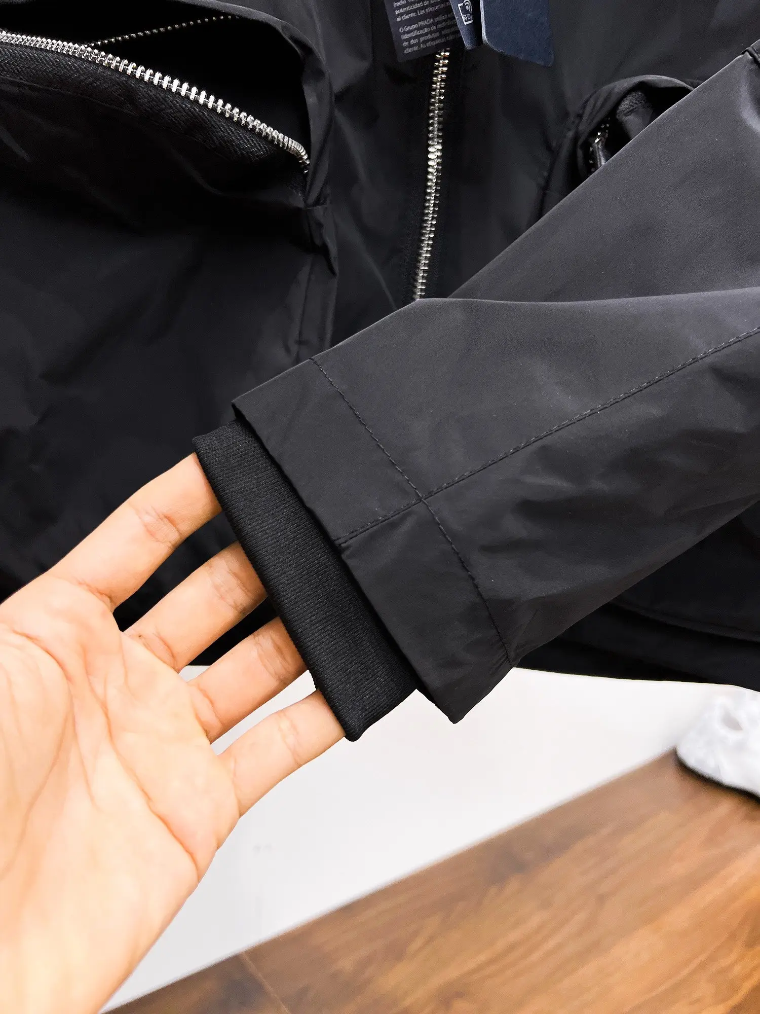 Logo-Plaque Hooded Re-Nylon Jacket D38015120 — view 12