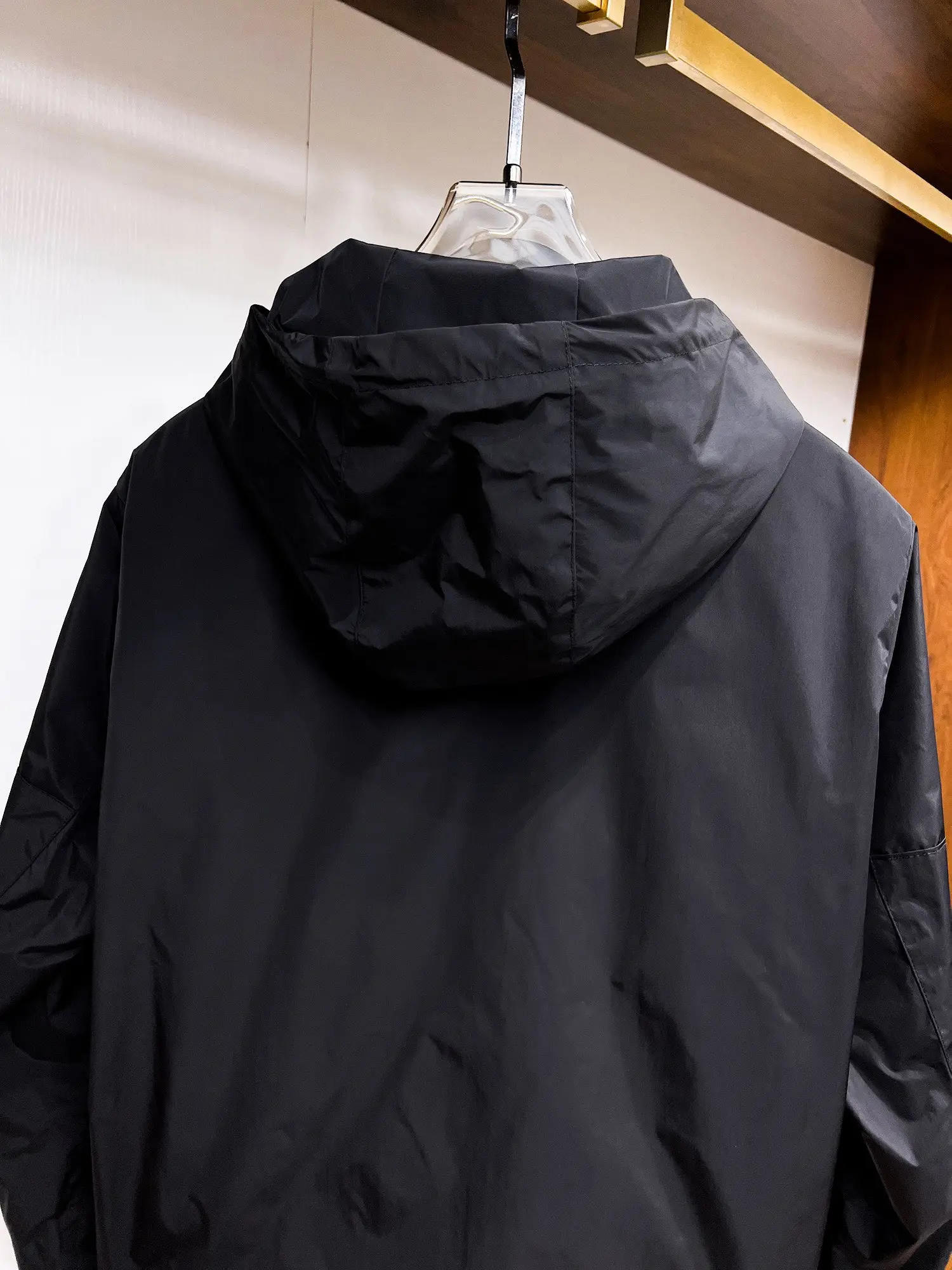 Logo-Plaque Hooded Re-Nylon Jacket D38015120 — view 13