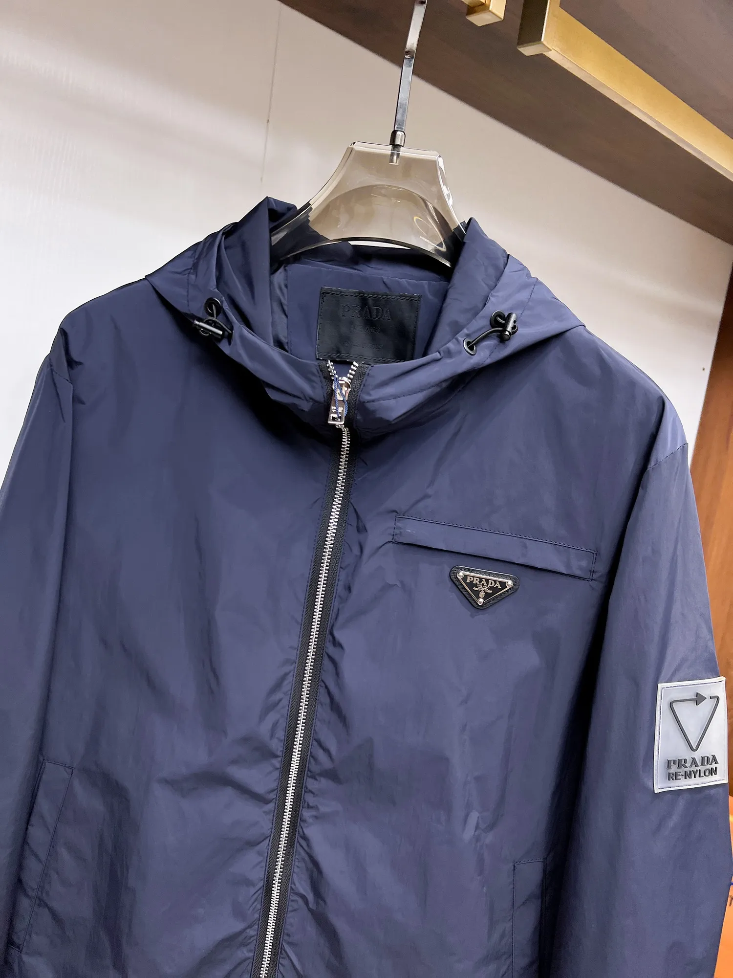 Re-Nylon Hooded Zip-Up Jacket D38015114 — view 4