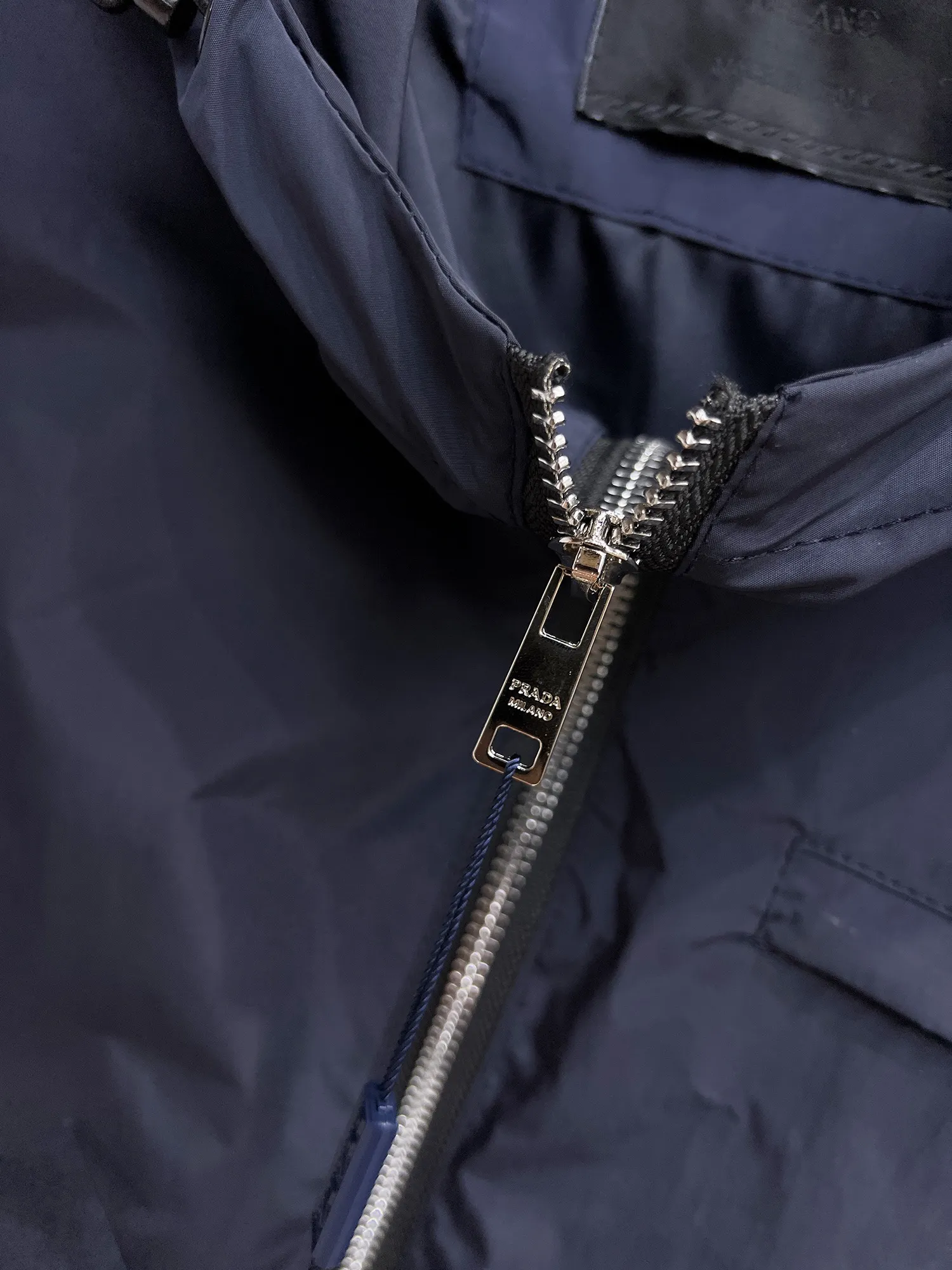 Re-Nylon Hooded Zip-Up Jacket D38015114 — view 7