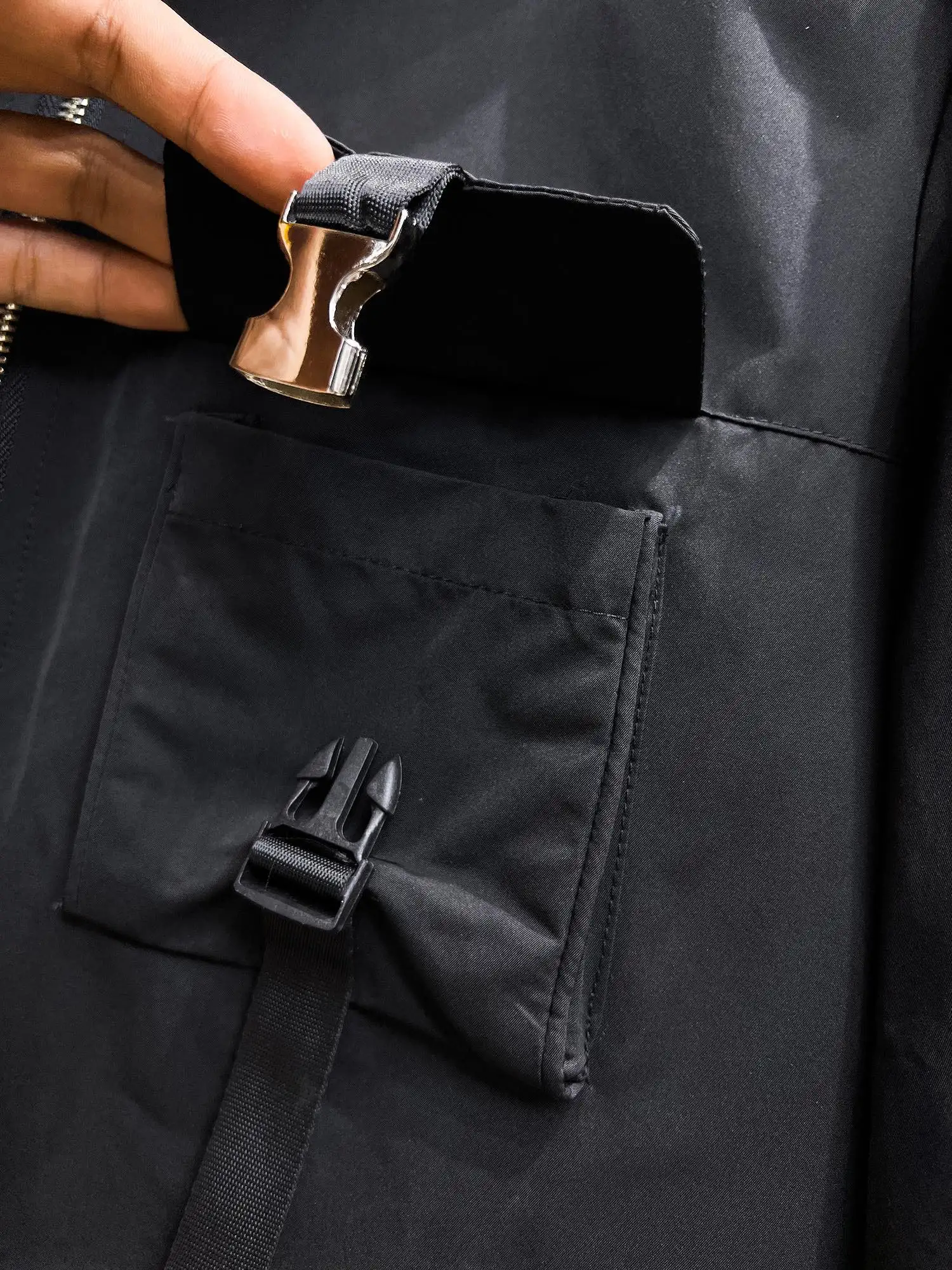 Hooded Utility Jacket with Buckle Pockets D38015135 — view 7