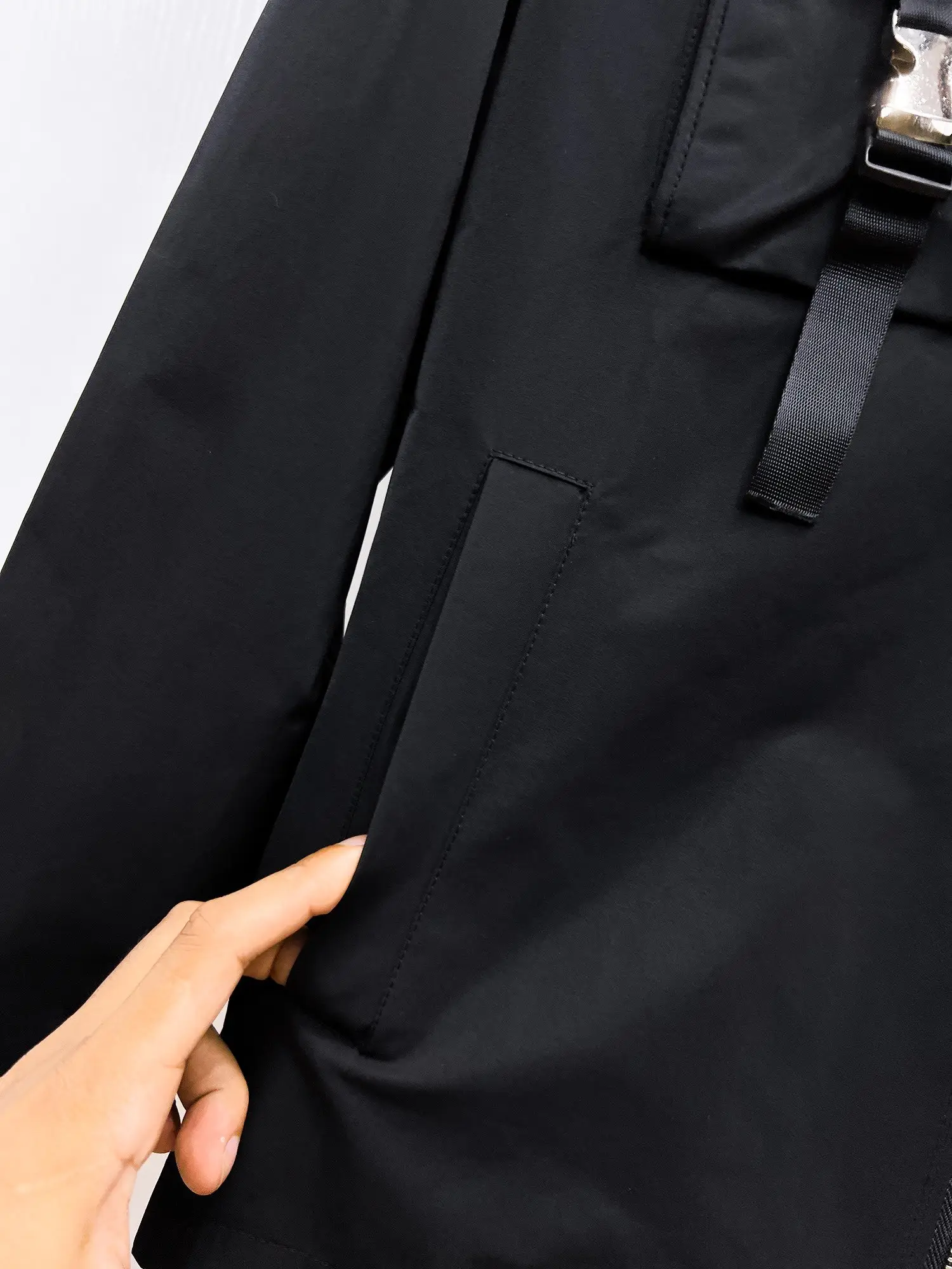 Hooded Utility Jacket with Buckle Pockets D38015135 — view 8