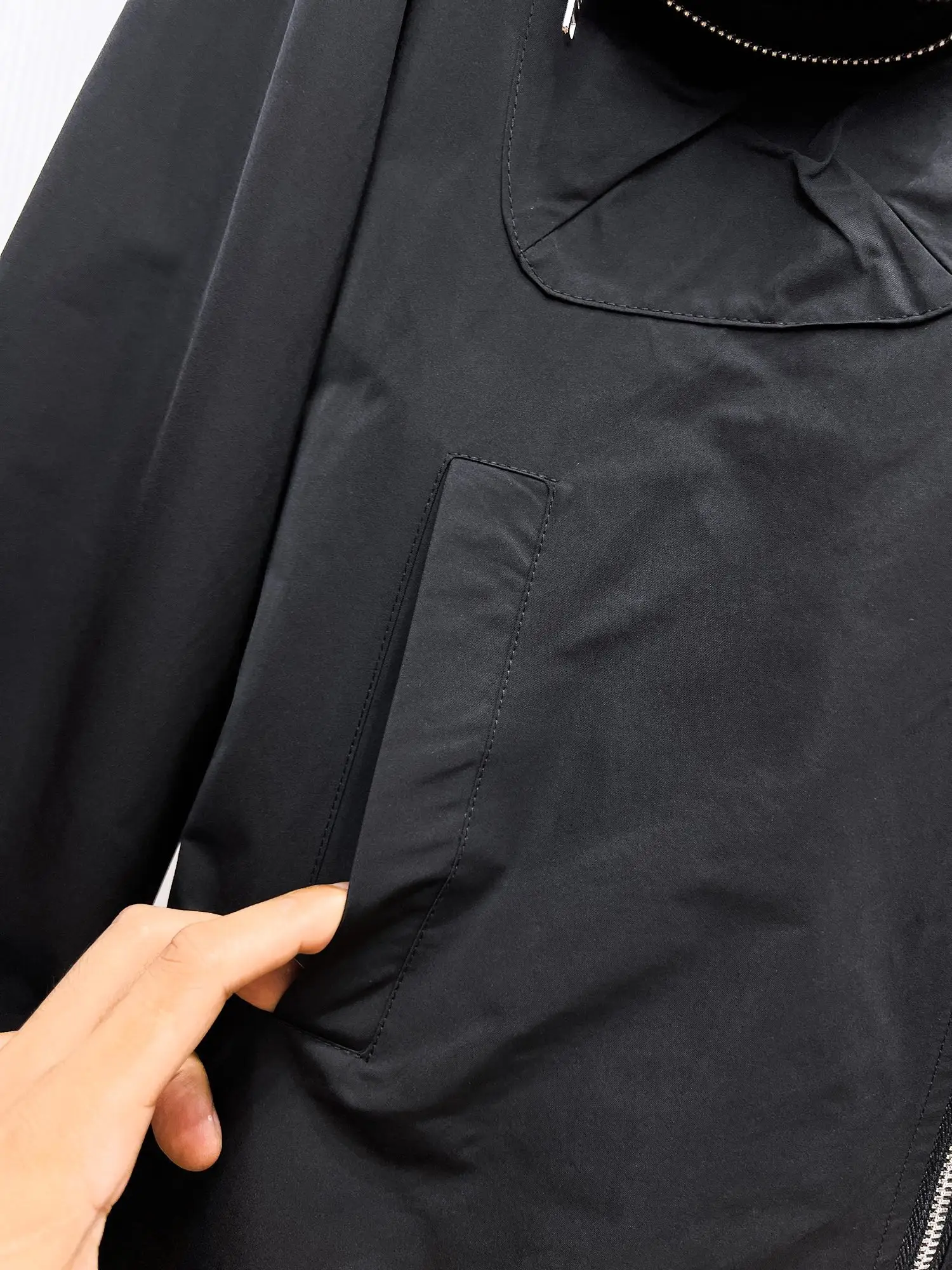 Logo-Appliquéd Hooded Shell Jacket D38015137 — view 9
