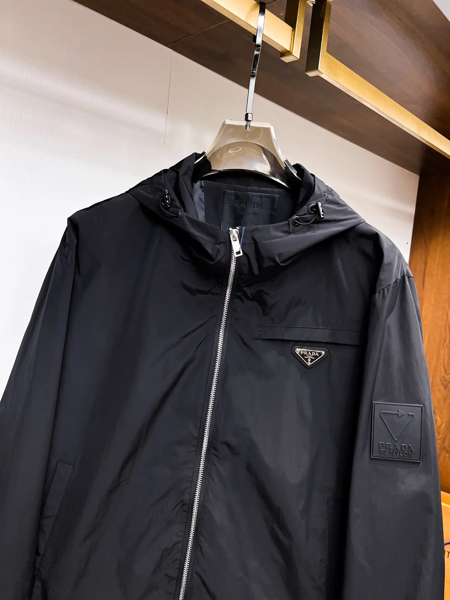 Logo-Appliquéd Hooded Shell Jacket D38015113 — view 4