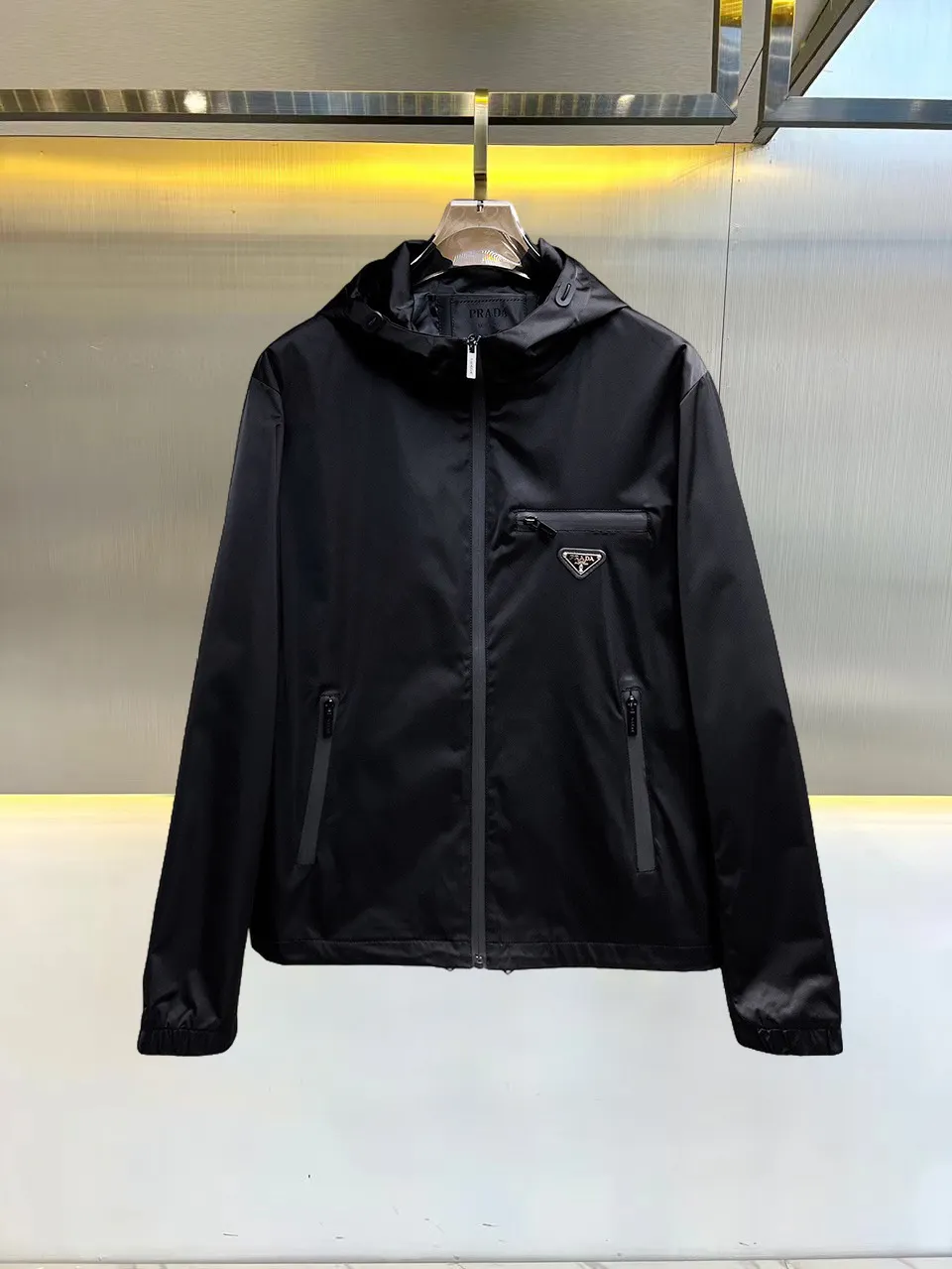Logo-Plaque Hooded Shell Jacket D38015108