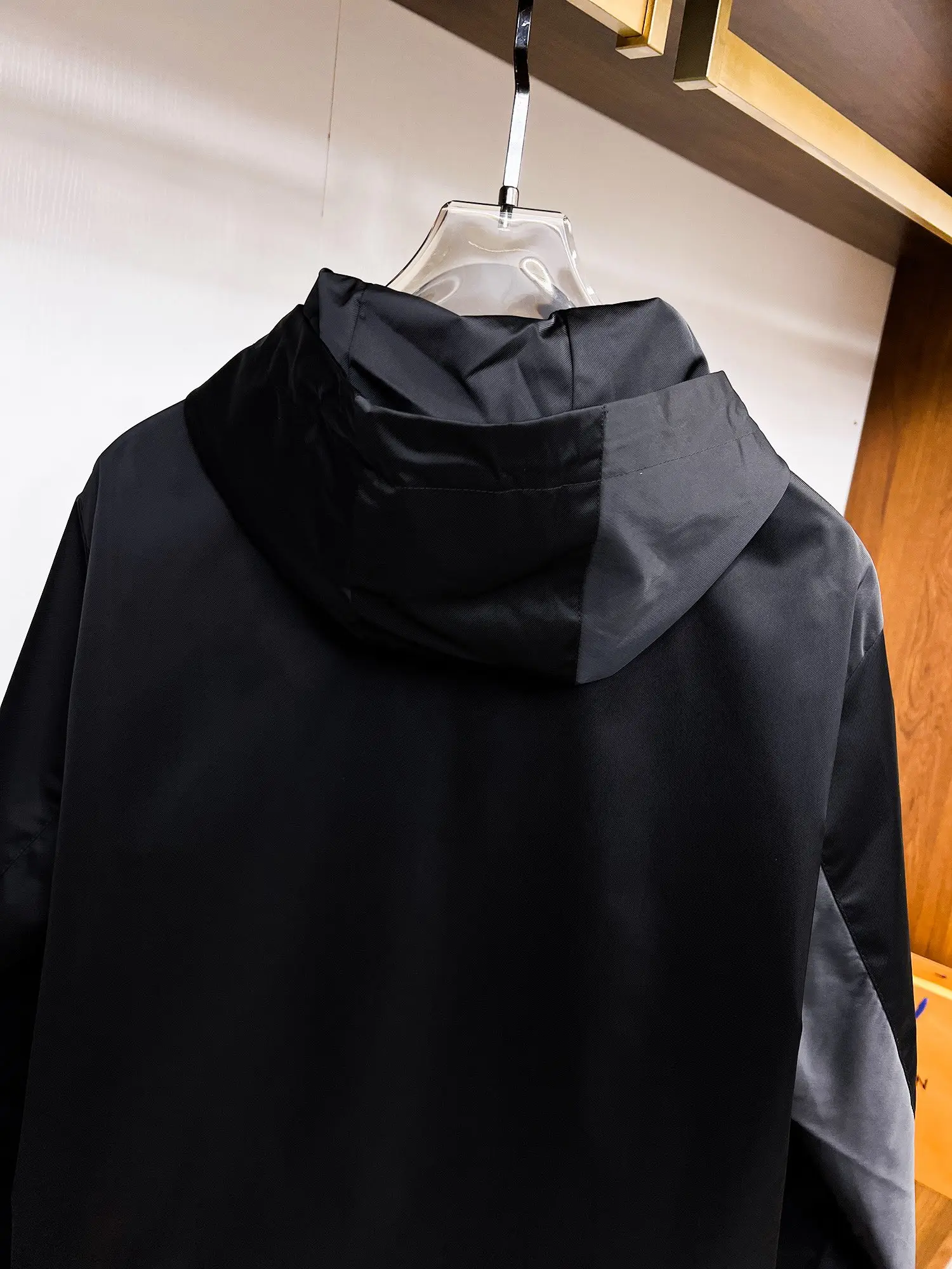 Logo-Plaque Hooded Shell Jacket D38015108 — view 13