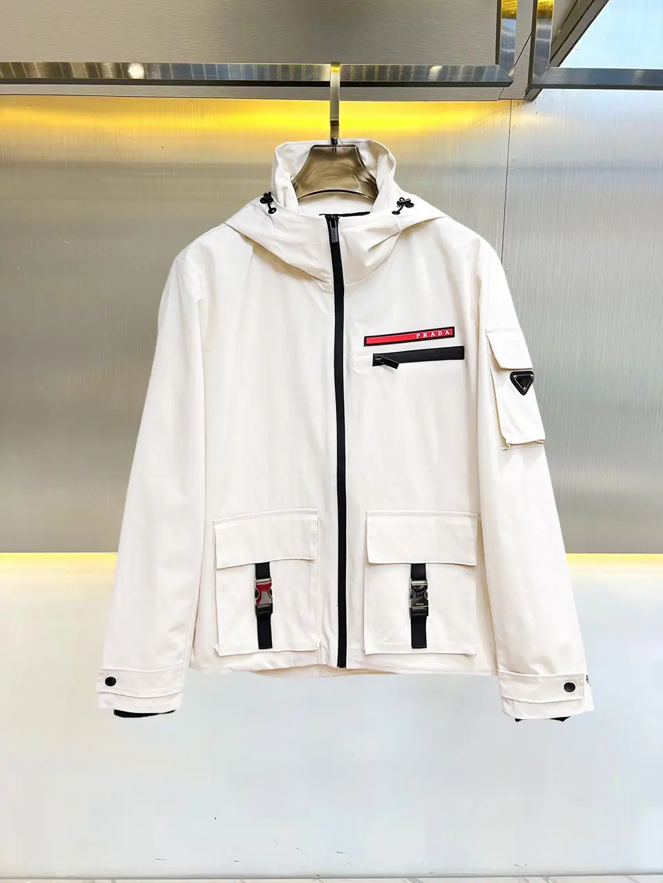 Hooded Technical Shell Jacket D38015107