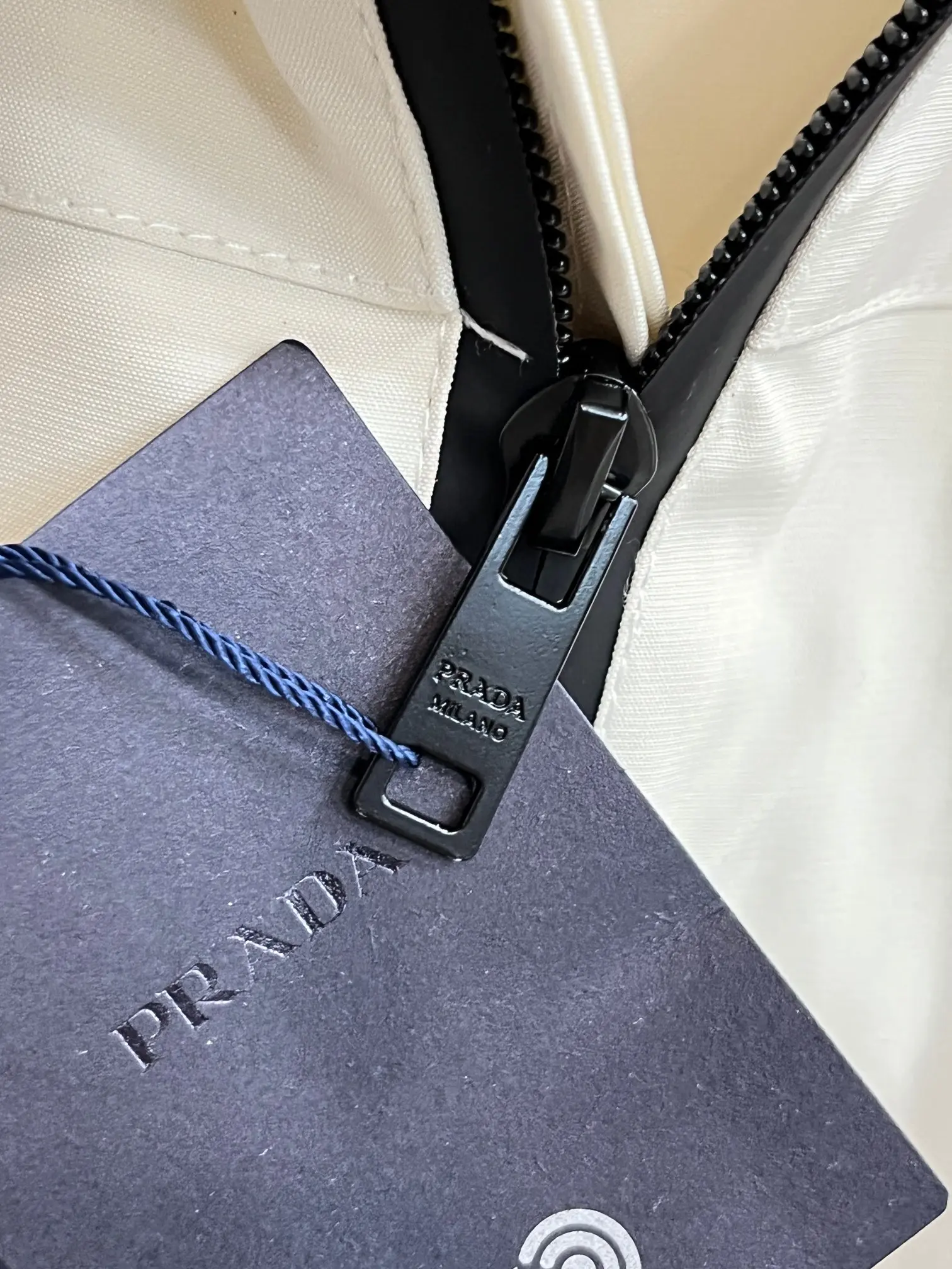 Hooded Technical Shell Jacket D38014803 — view 4