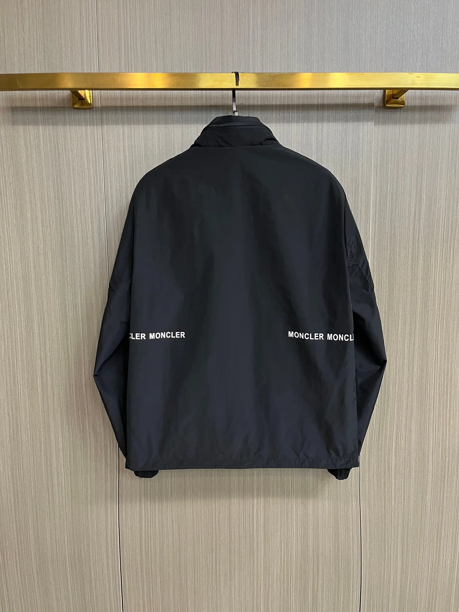 Logo-Patch Shell Windbreaker Jacket D38014703 — view 2