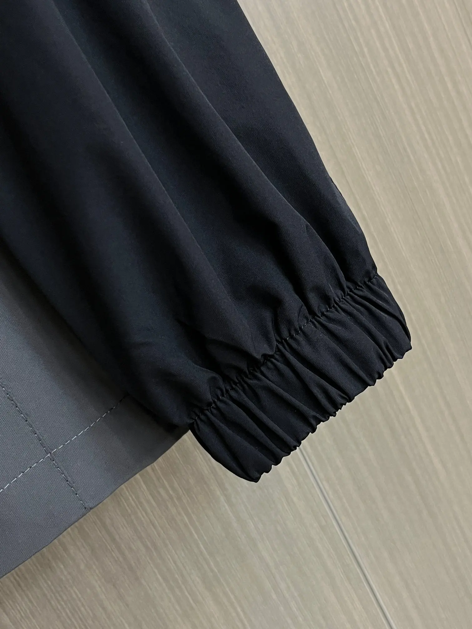 Two-Tone Hooded Windbreaker Jacket D38014777 — view 8