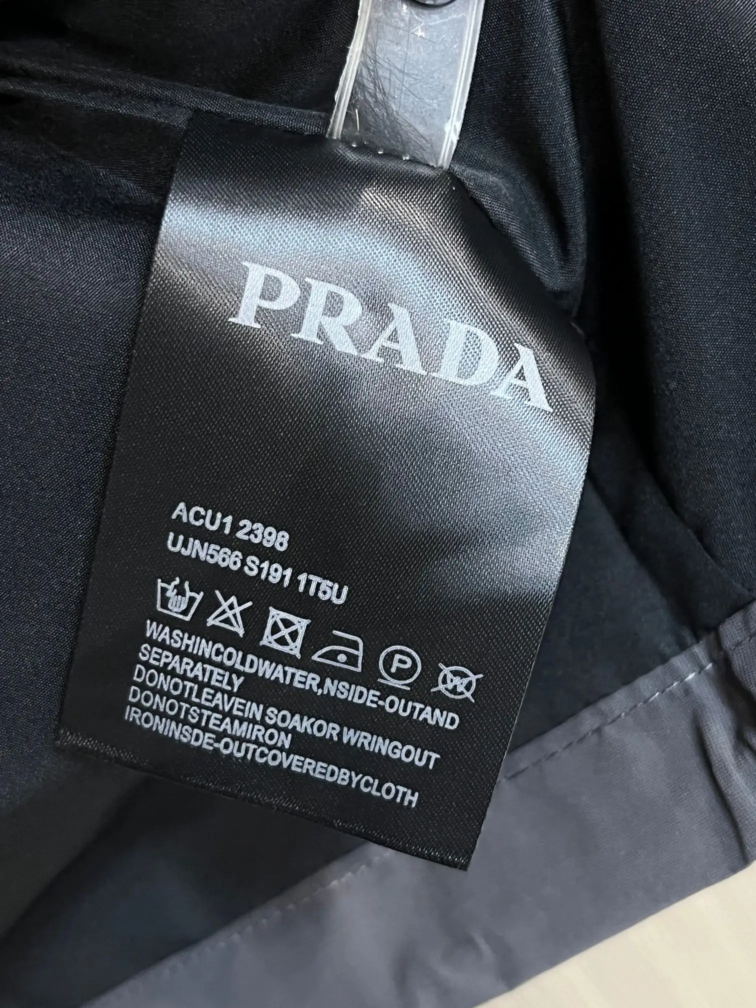 Two-Tone Hooded Windbreaker Jacket D38014777 — view 9