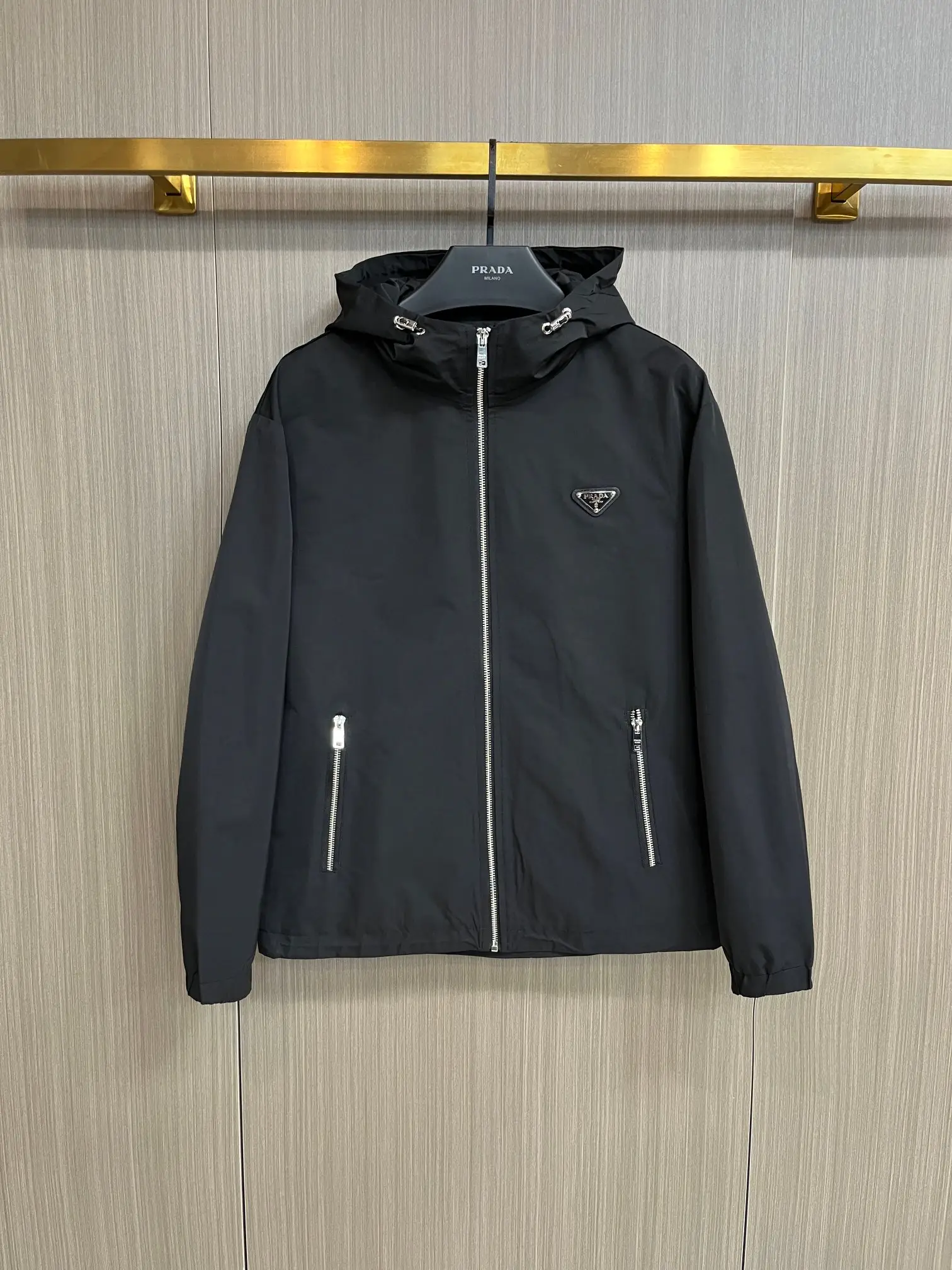 Logo-Appliqué Hooded Shell Jacket D38014691