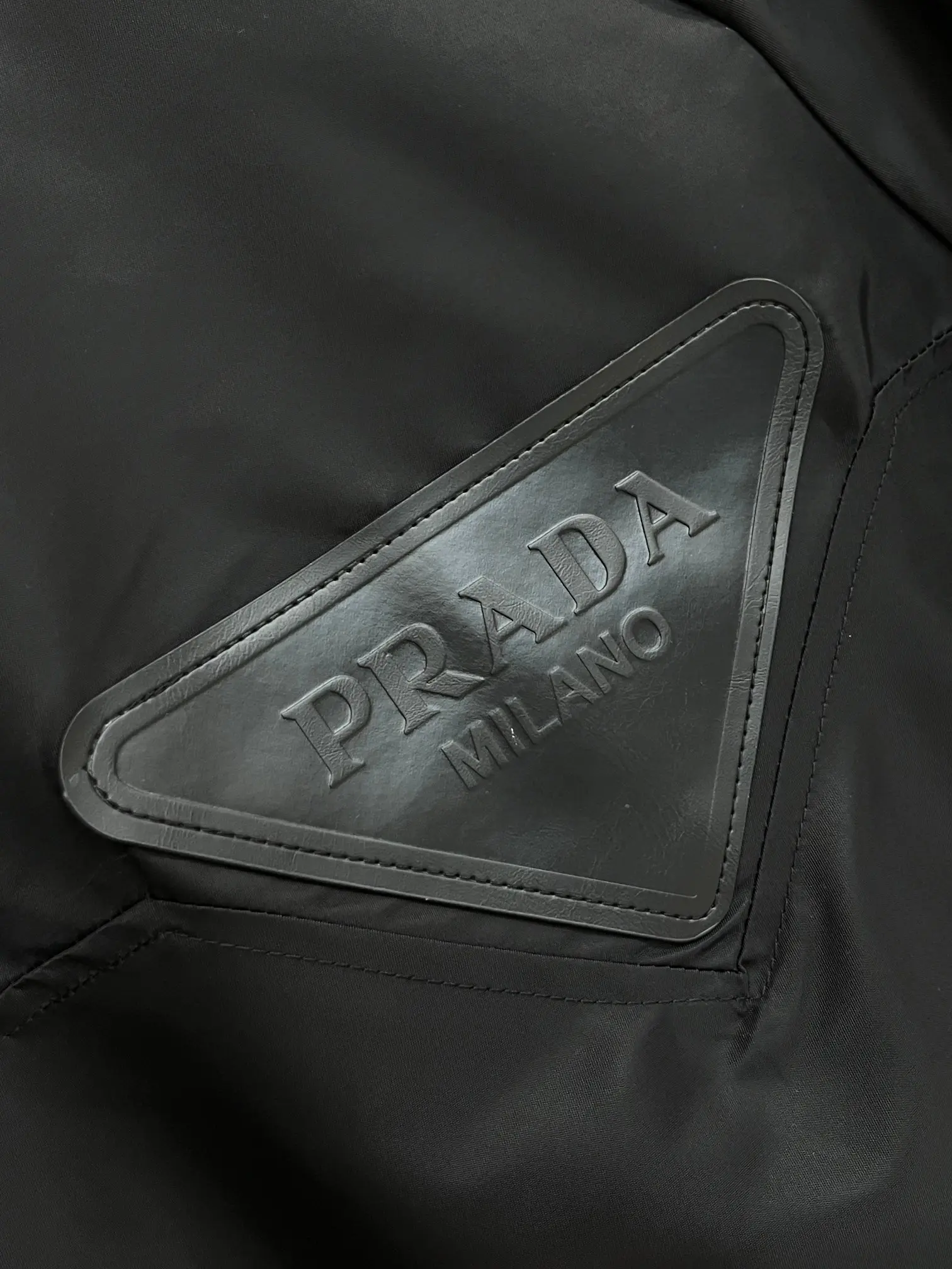 Logo-Badge Re-Nylon Bomber Jacket D38014689 — view 6