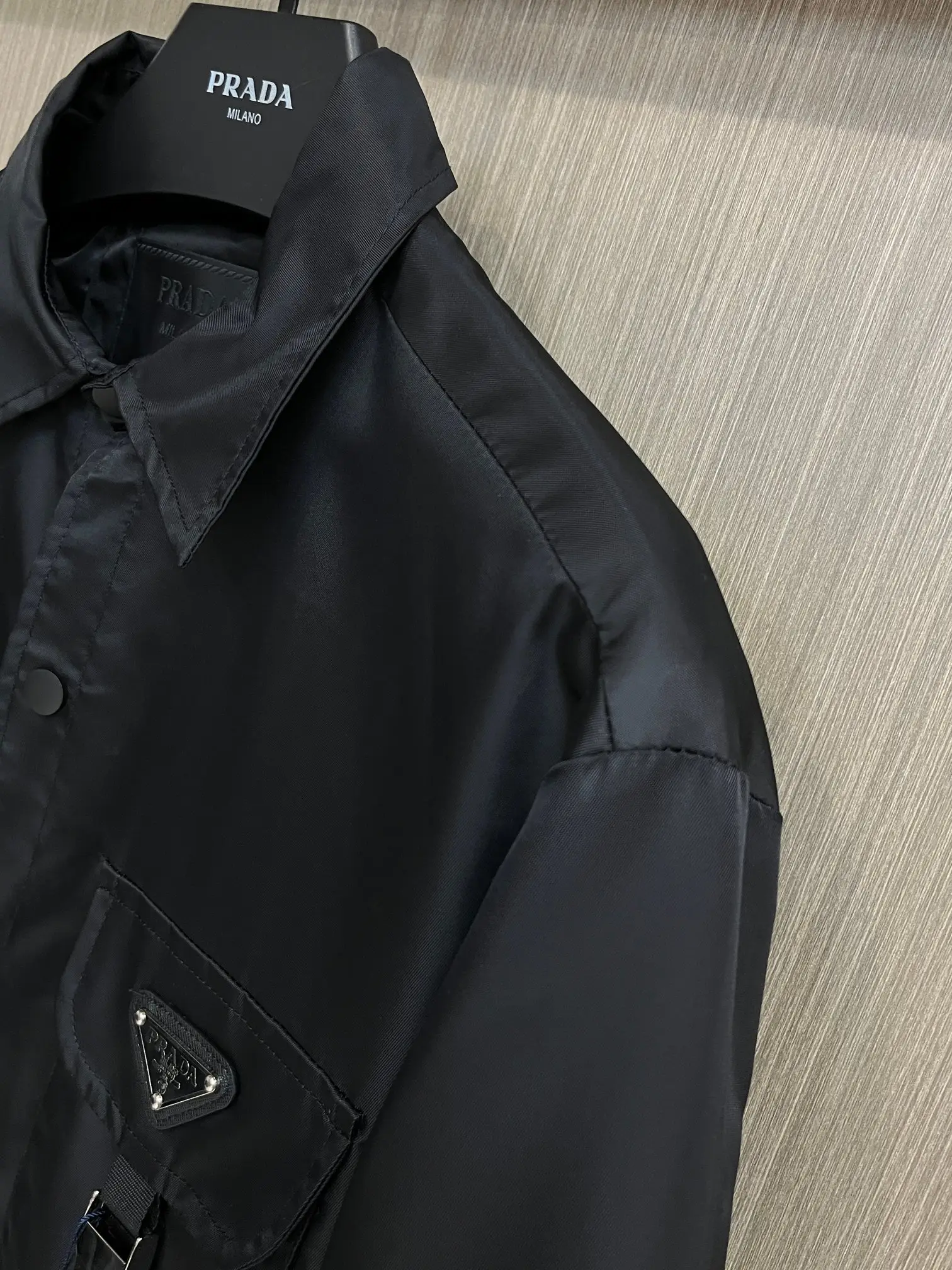 Re-Nylon Buckle Detail Utility Jacket D38014772 — view 5