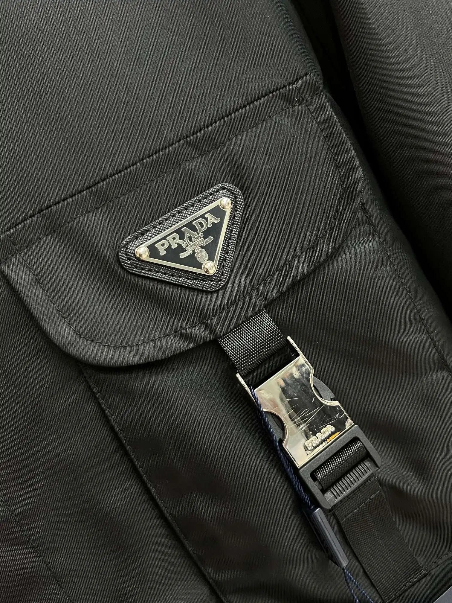 Re-Nylon Buckle Detail Utility Jacket D38014772 — view 7