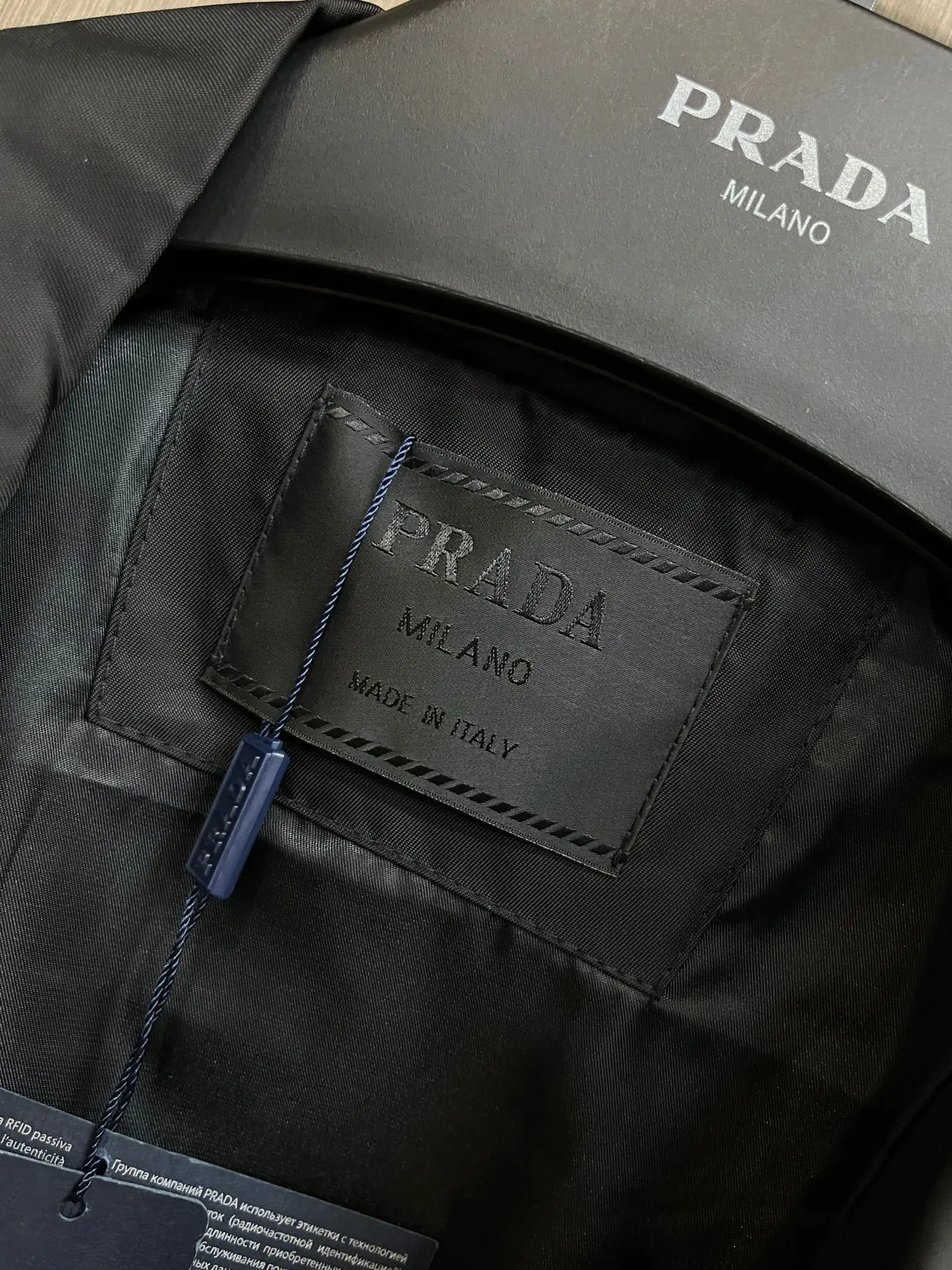 Logo-Plaque Re-Nylon Shirt Jacket D38014796 — view 4