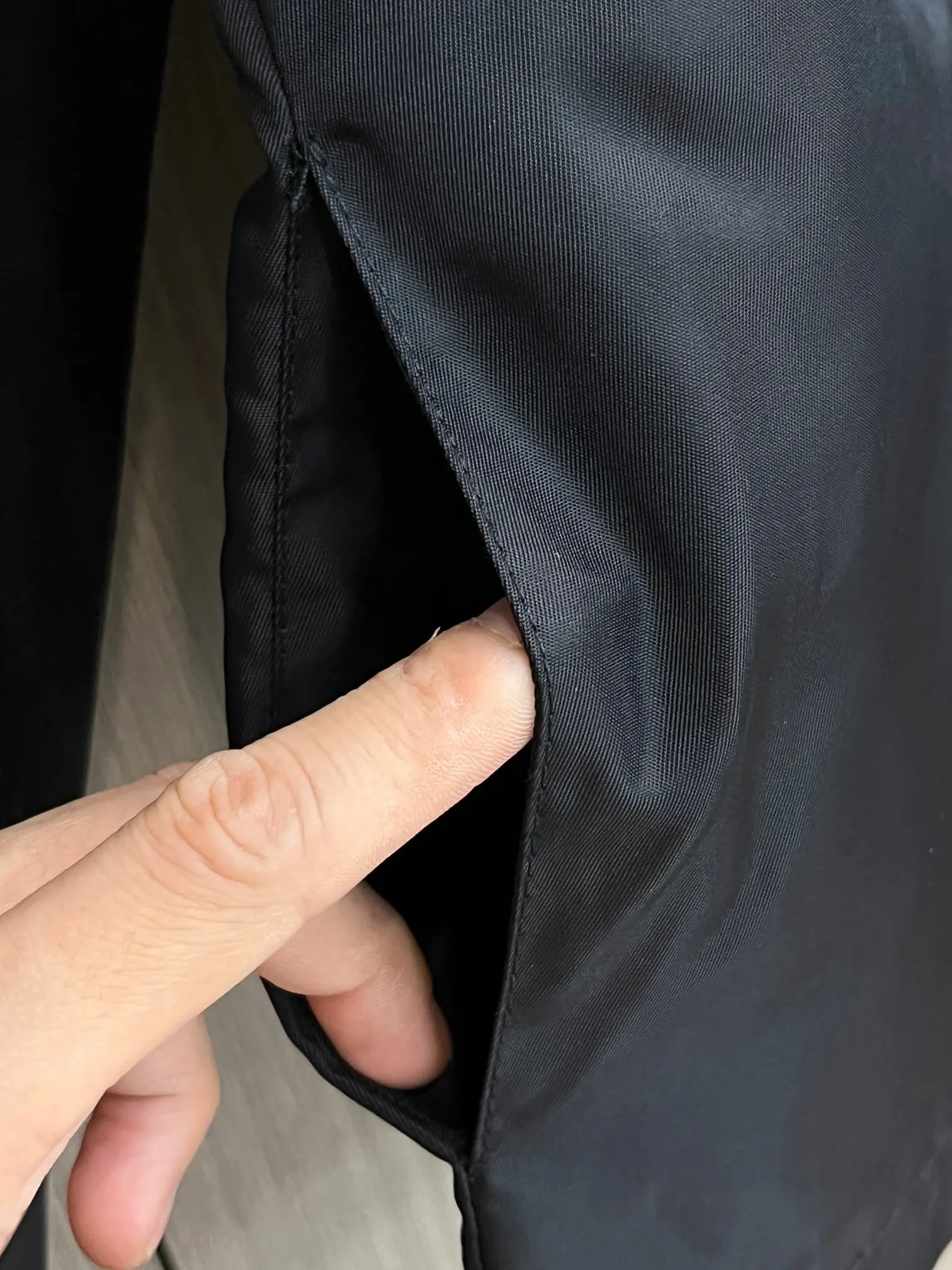 Logo-Plaque Re-Nylon Shirt Jacket D38014796 — view 8