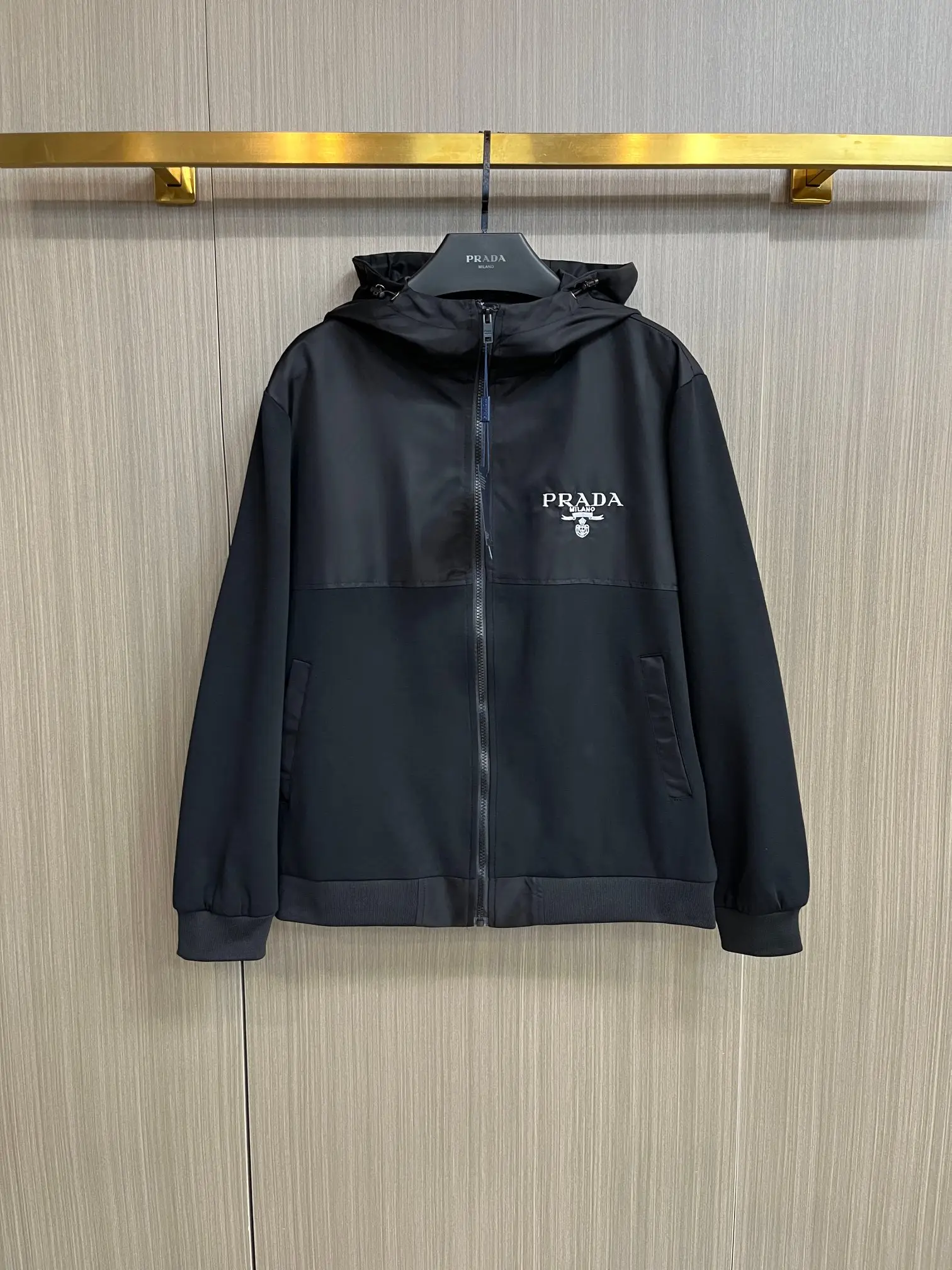 Logo-Print Hooded Shell Jacket D38014677