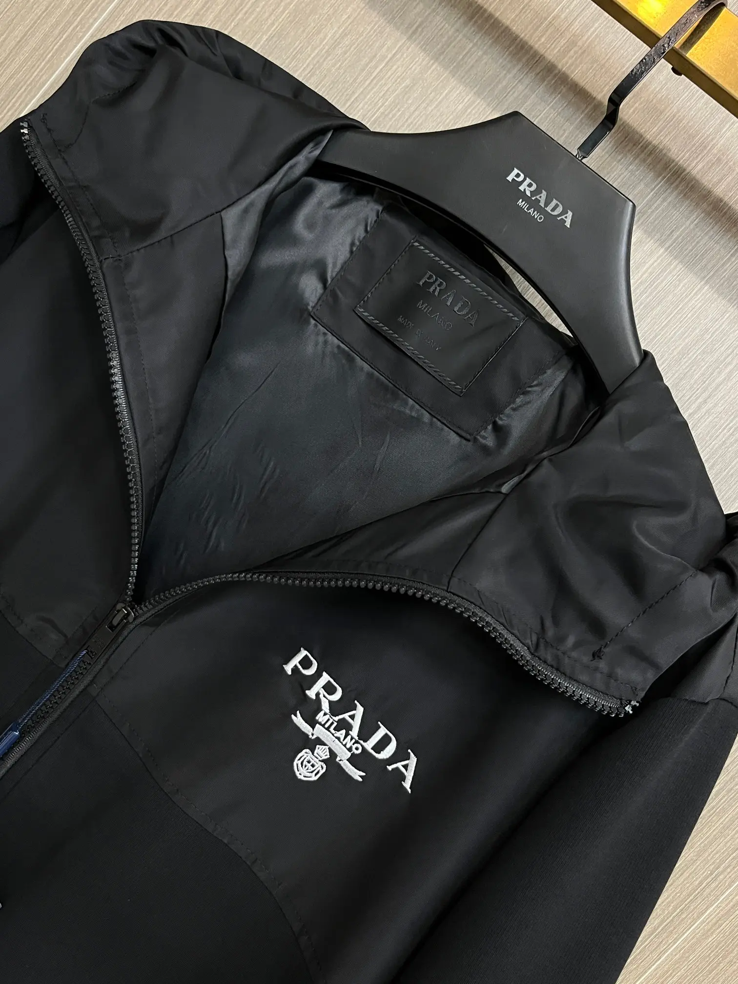 Logo-Print Hooded Shell Jacket D38014677 — view 4