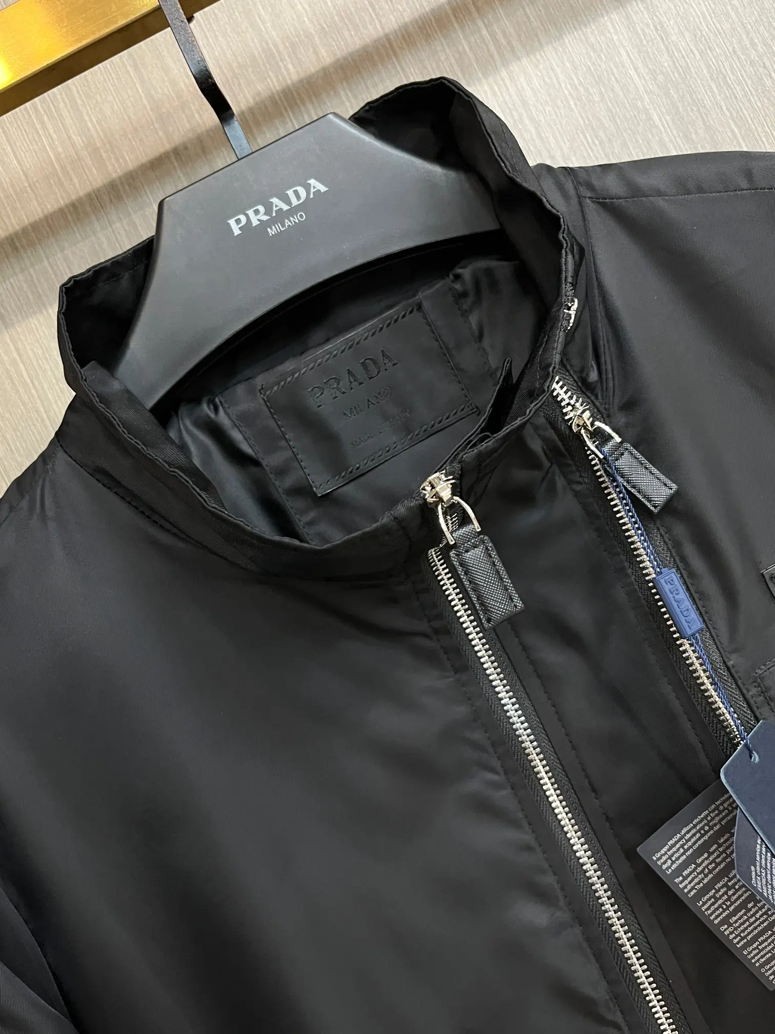 Logo-Badge Re-Nylon Zip-Up Jacket D38014797 — view 3
