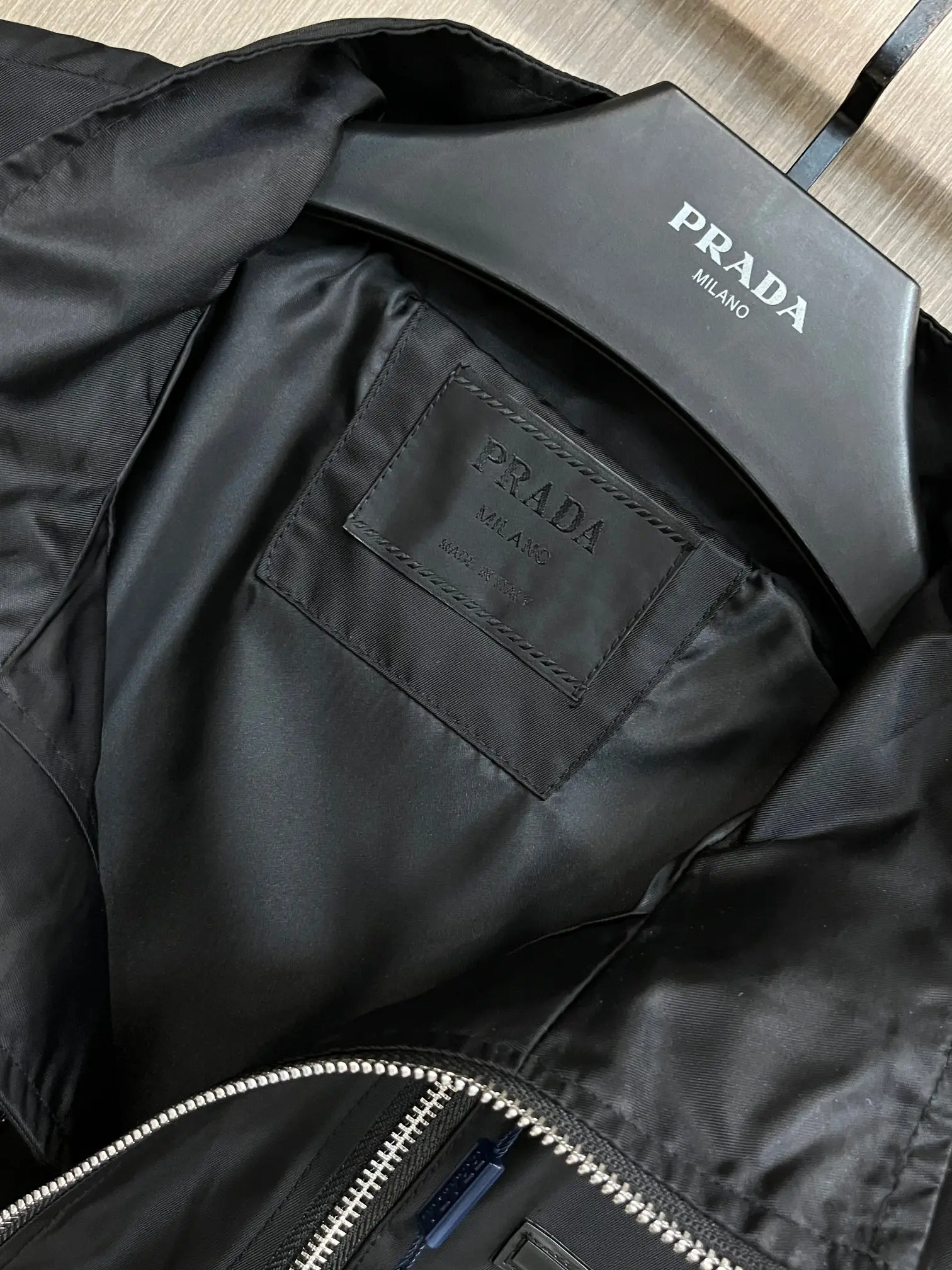Logo-Badge Re-Nylon Zip-Up Jacket D38014797 — view 4