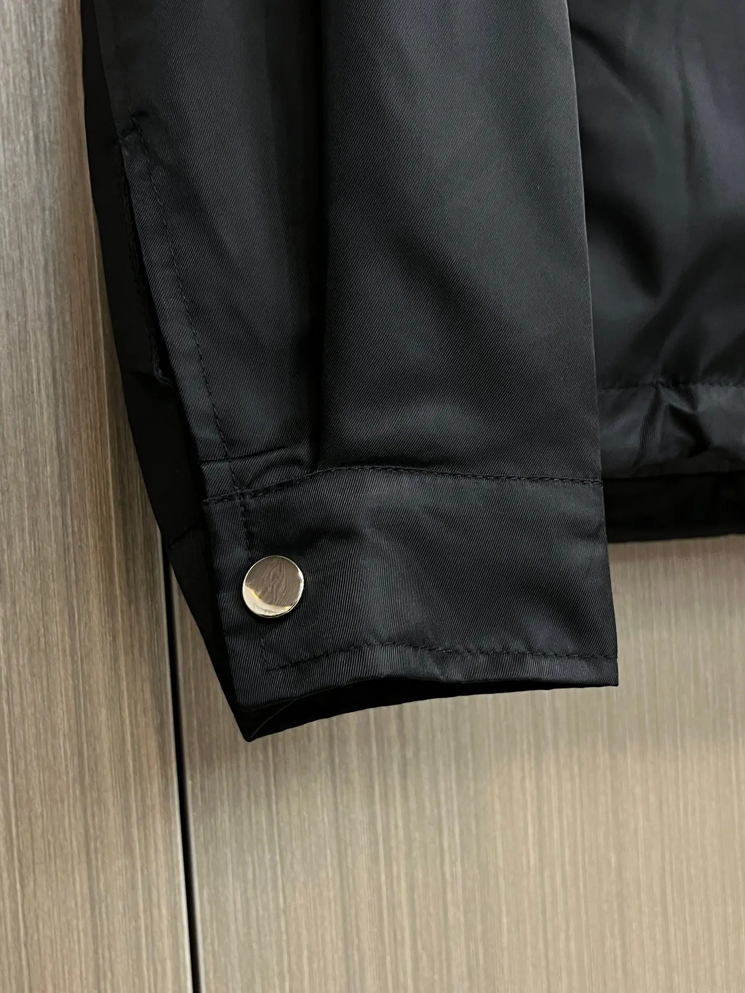 Logo-Badge Re-Nylon Zip-Up Jacket D38014797 — view 8