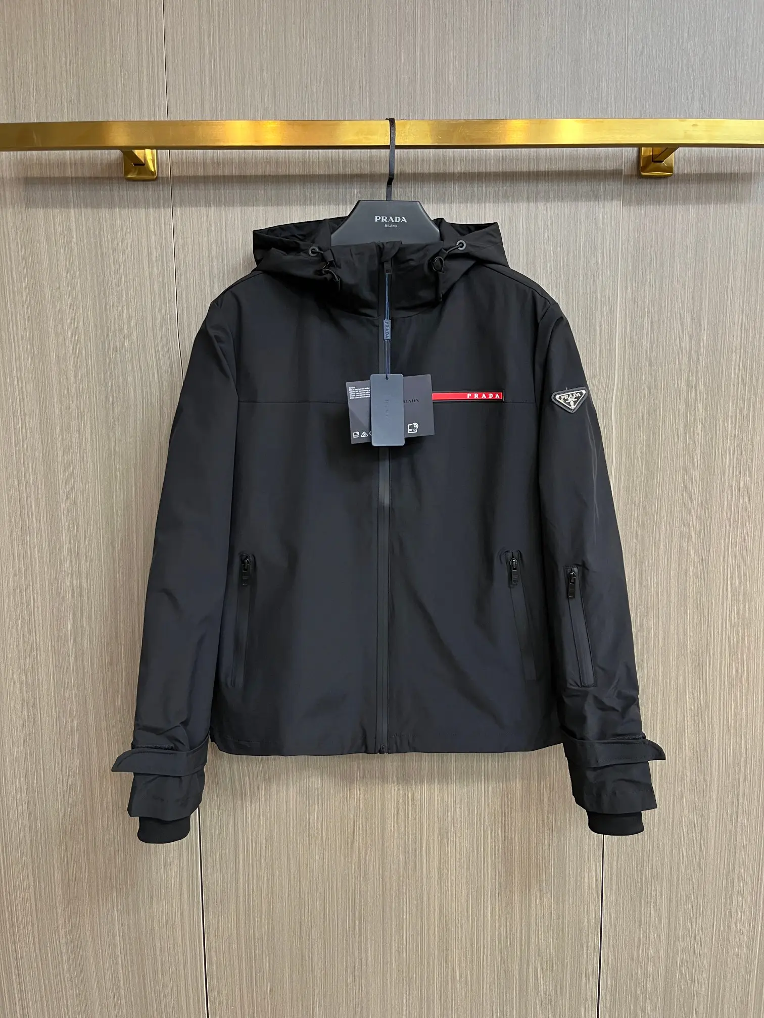 Hooded Technical Shell Jacket D38014804