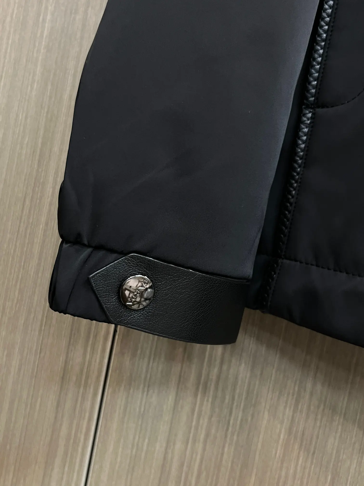 Logo-Plaque Zip-Up Jacket with Packable Hood D38014693 — view 9