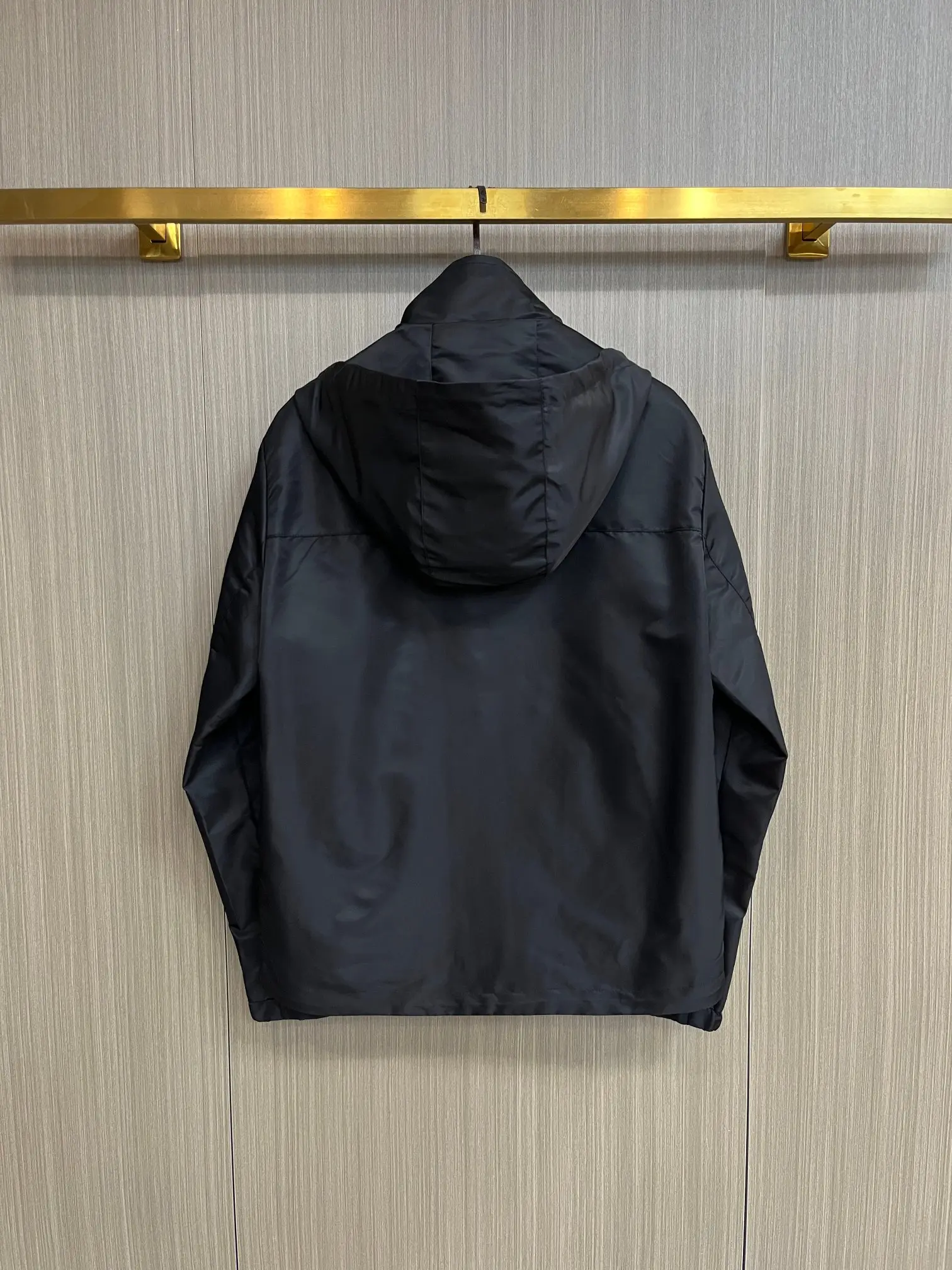 Logo-Plaque Hooded Shell Jacket D38014687 — view 2