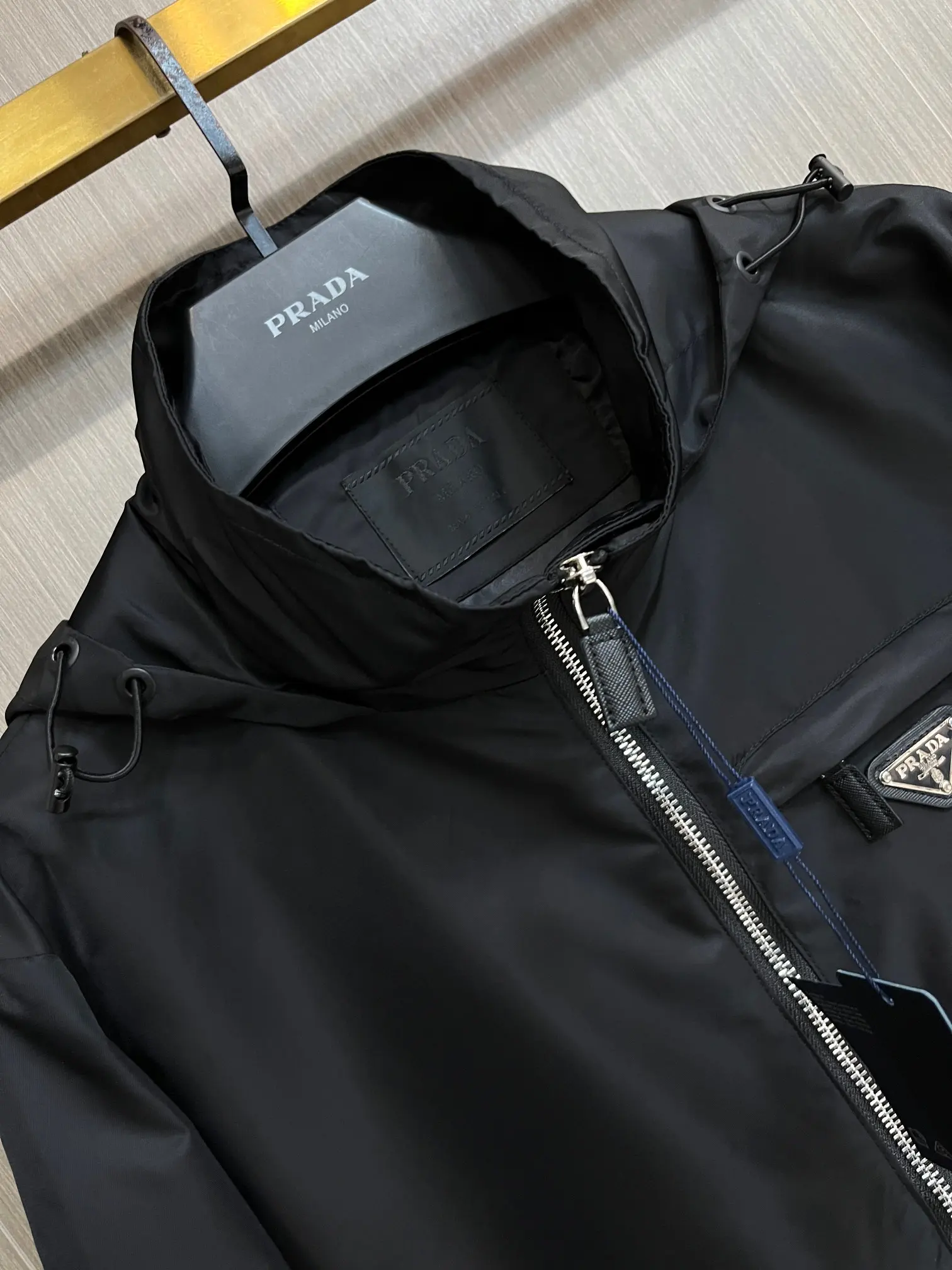 Logo-Plaque Hooded Shell Jacket D38014687 — view 3