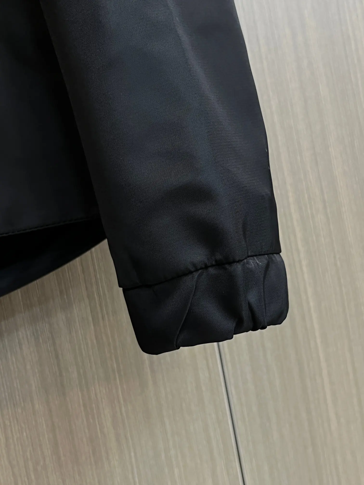 Logo-Plaque Hooded Shell Jacket D38014687 — view 8