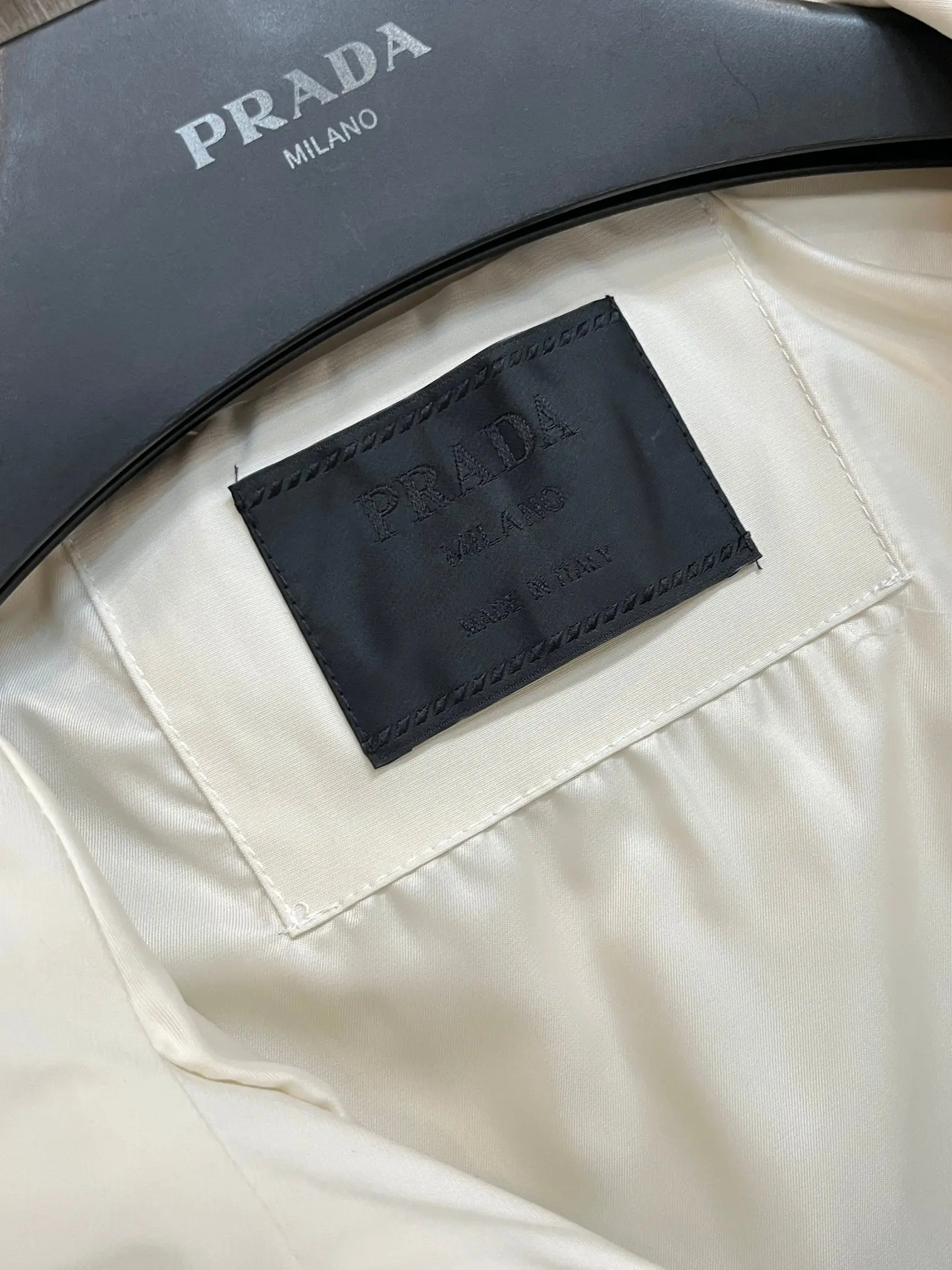 Logo-Appliquéd Hooded Shell Jacket D38014678 — view 4