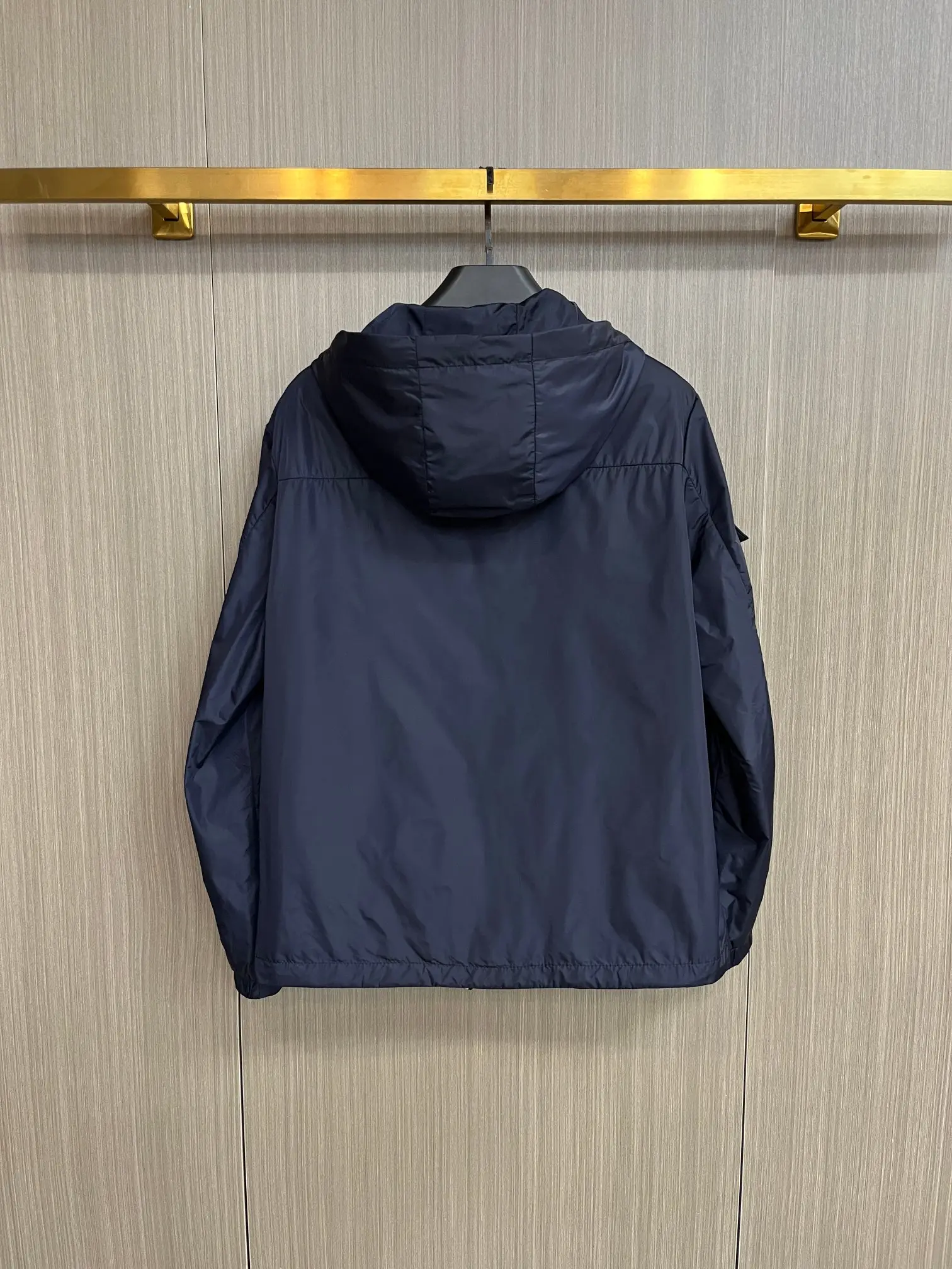 Logo-Patch Hooded Shell Jacket D38014699 — view 2
