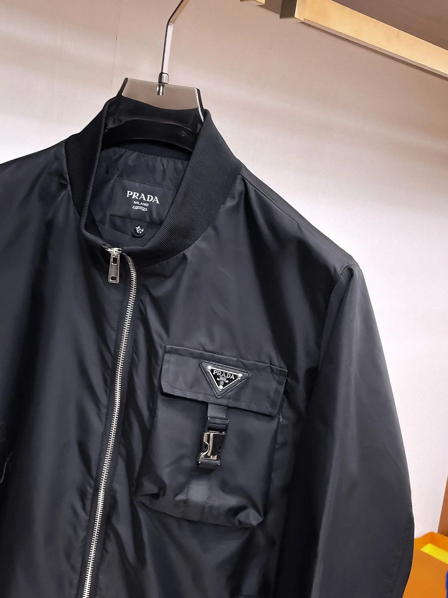 Logo-Appliquéd Shell Bomber Jacket D38014874 — view 4