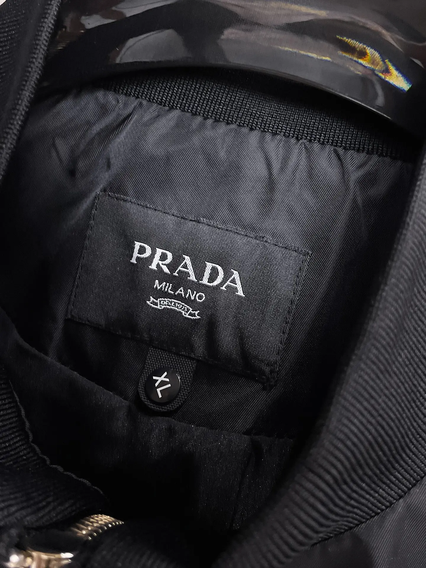 Logo-Appliquéd Shell Bomber Jacket D38014874 — view 6