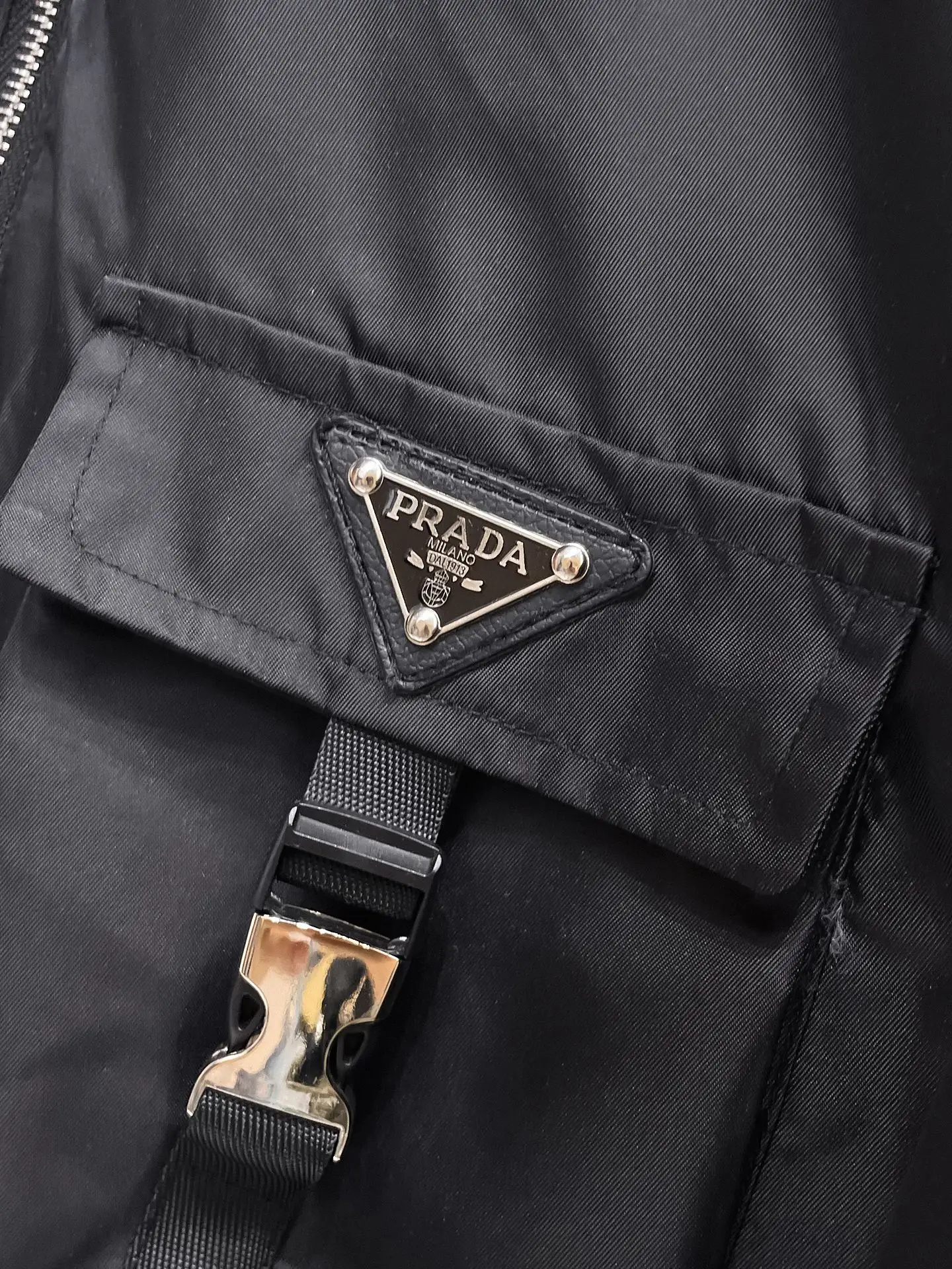 Logo-Appliquéd Shell Bomber Jacket D38014874 — view 7