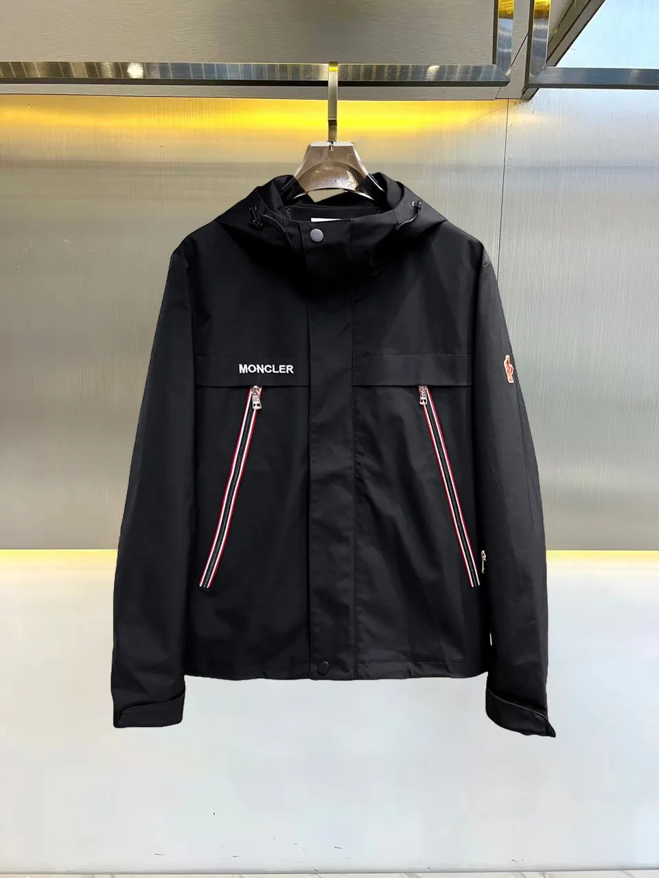 Hooded Technical Shell Jacket D38015116