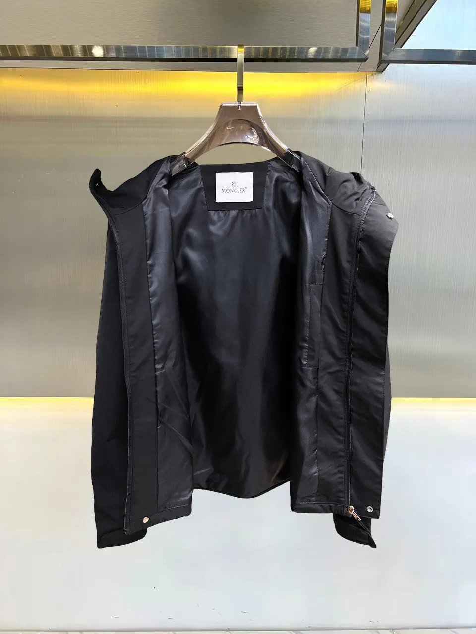 Hooded Technical Shell Jacket D38015116 — view 3