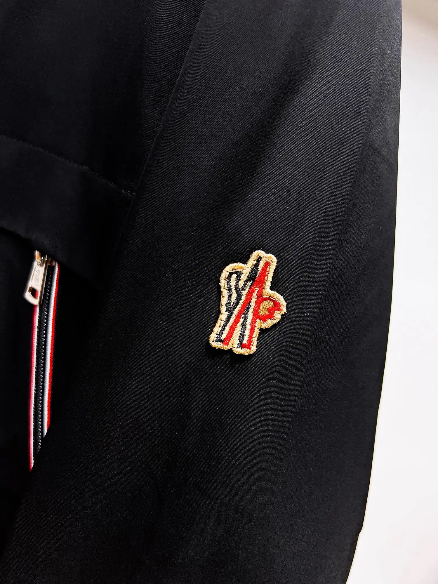 Hooded Technical Shell Jacket D38015116 — view 5