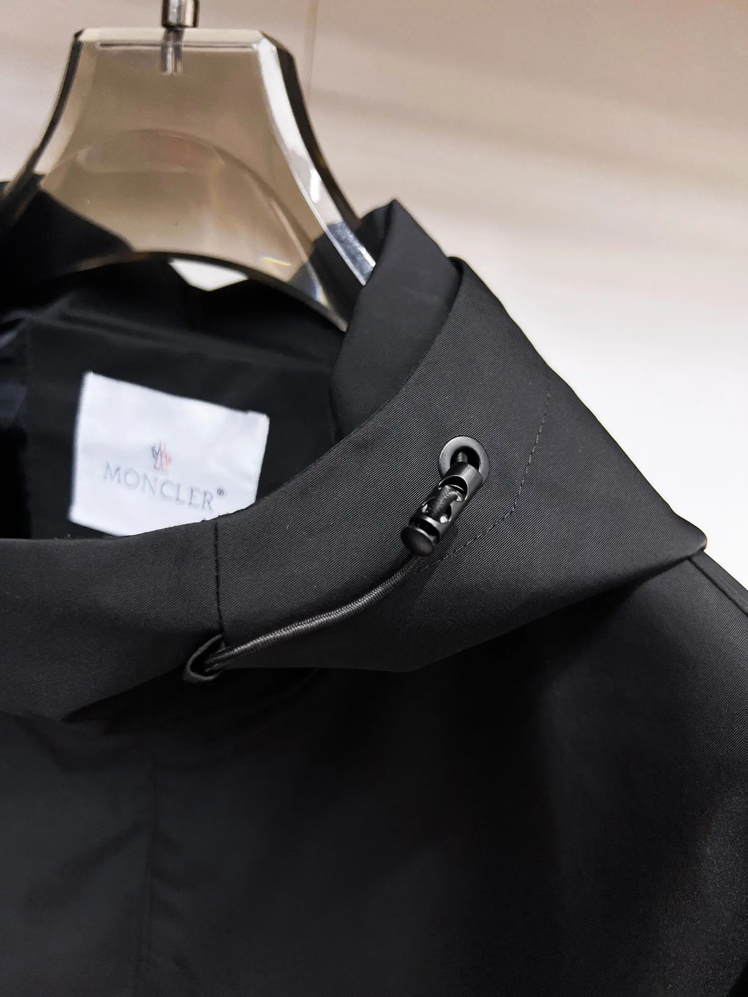 Hooded Technical Shell Jacket D38015116 — view 9