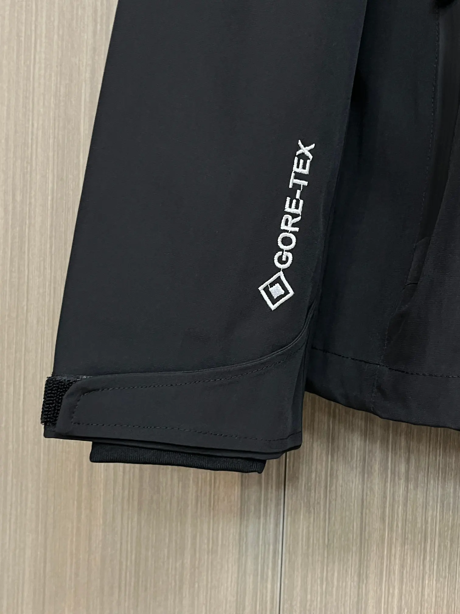 Hooded Shell Jacket with Logo Detail D38014810 — view 9