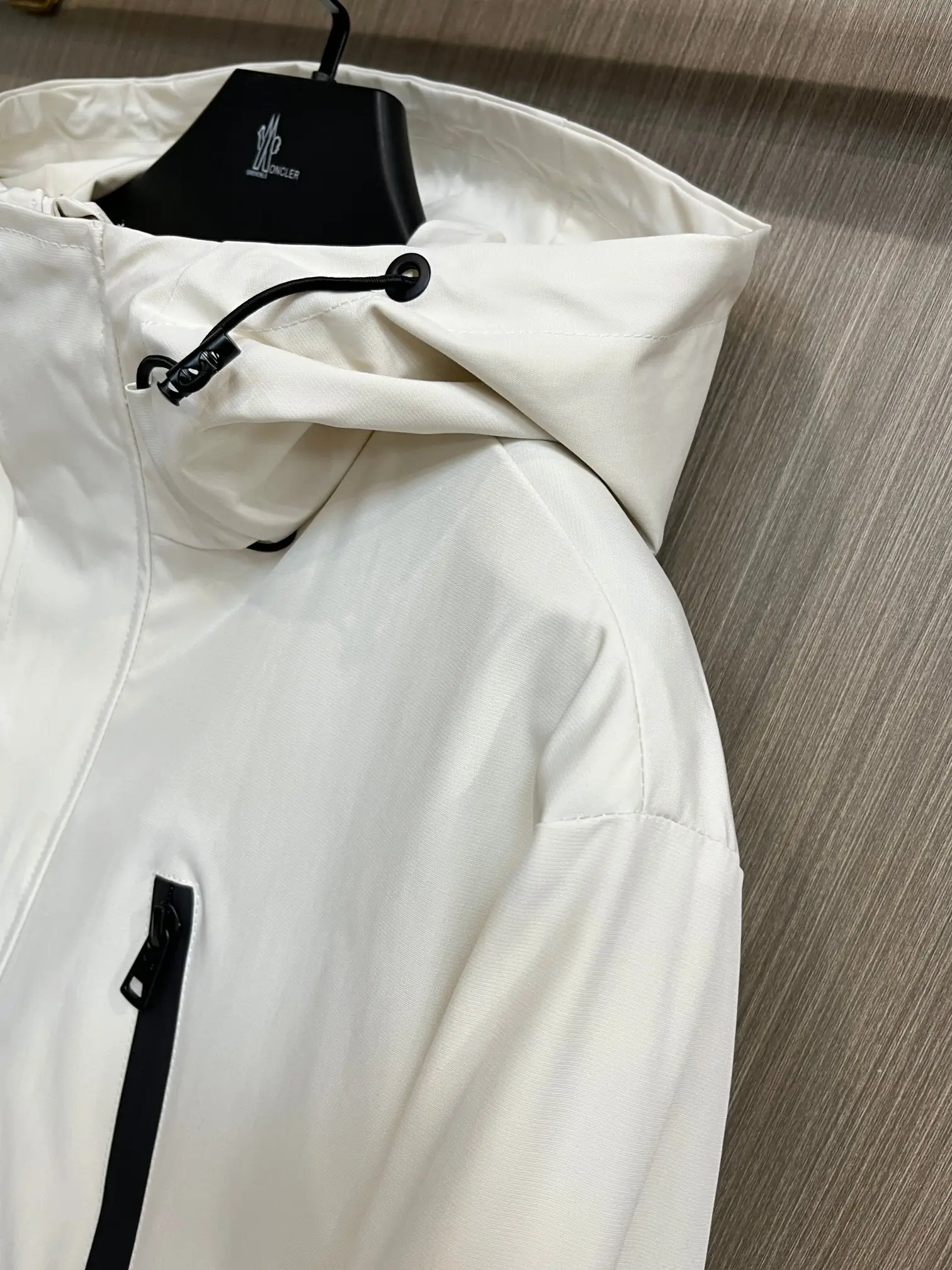 Hooded Technical Shell Jacket D38014786 — view 4