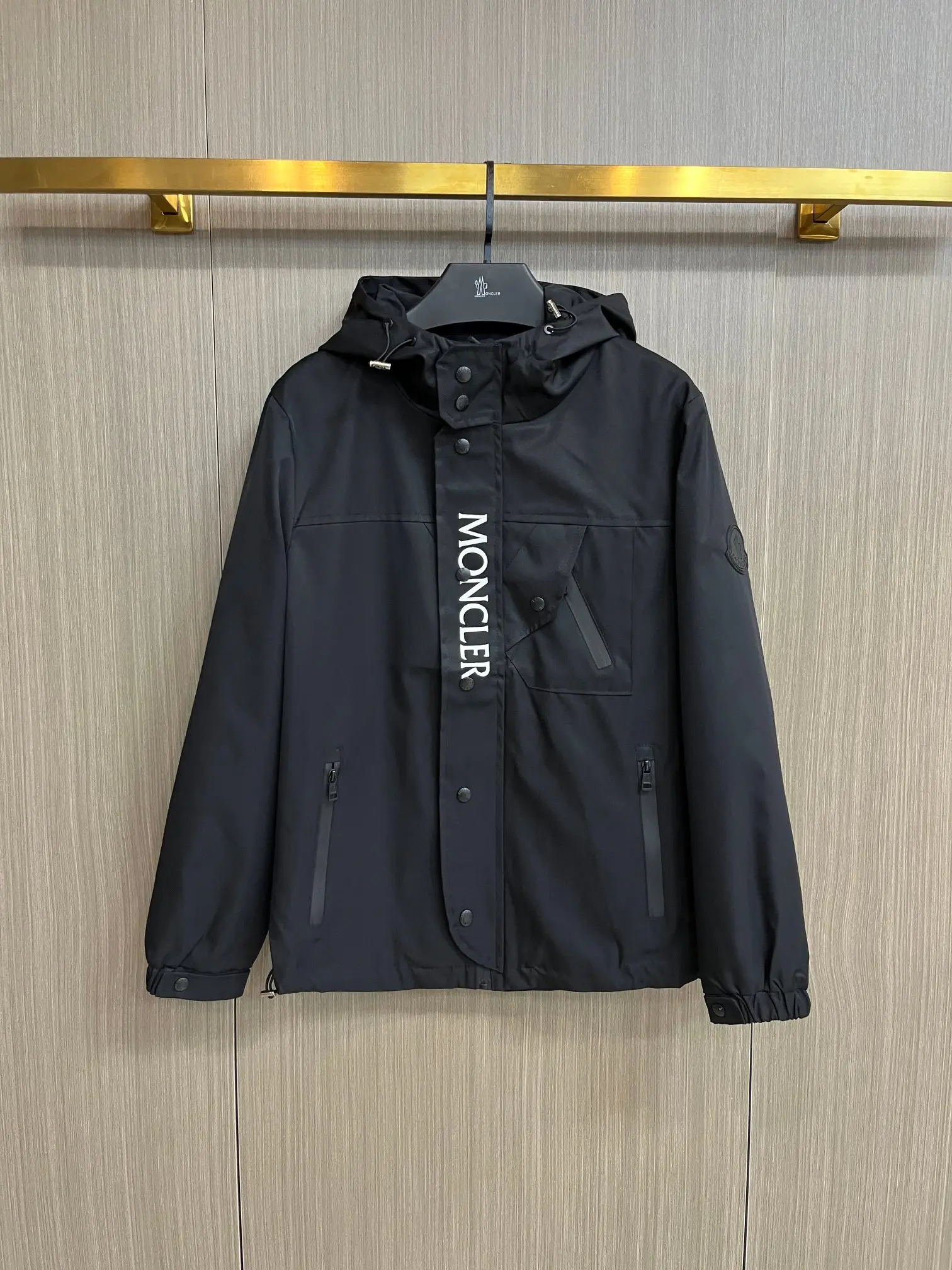 Logo-Print Hooded Shell Jacket D38014783