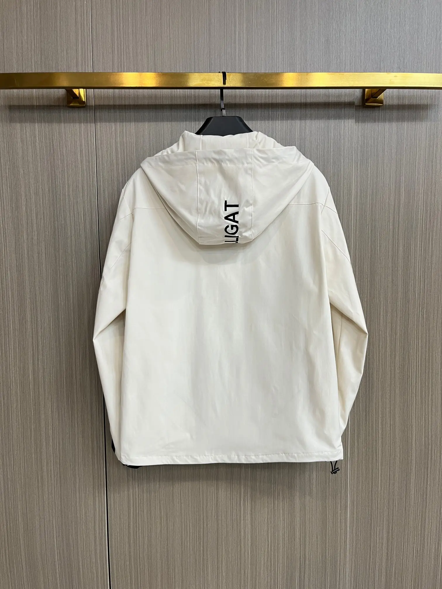 Hooded GORE-TEX Shell Jacket D38014688 — view 2