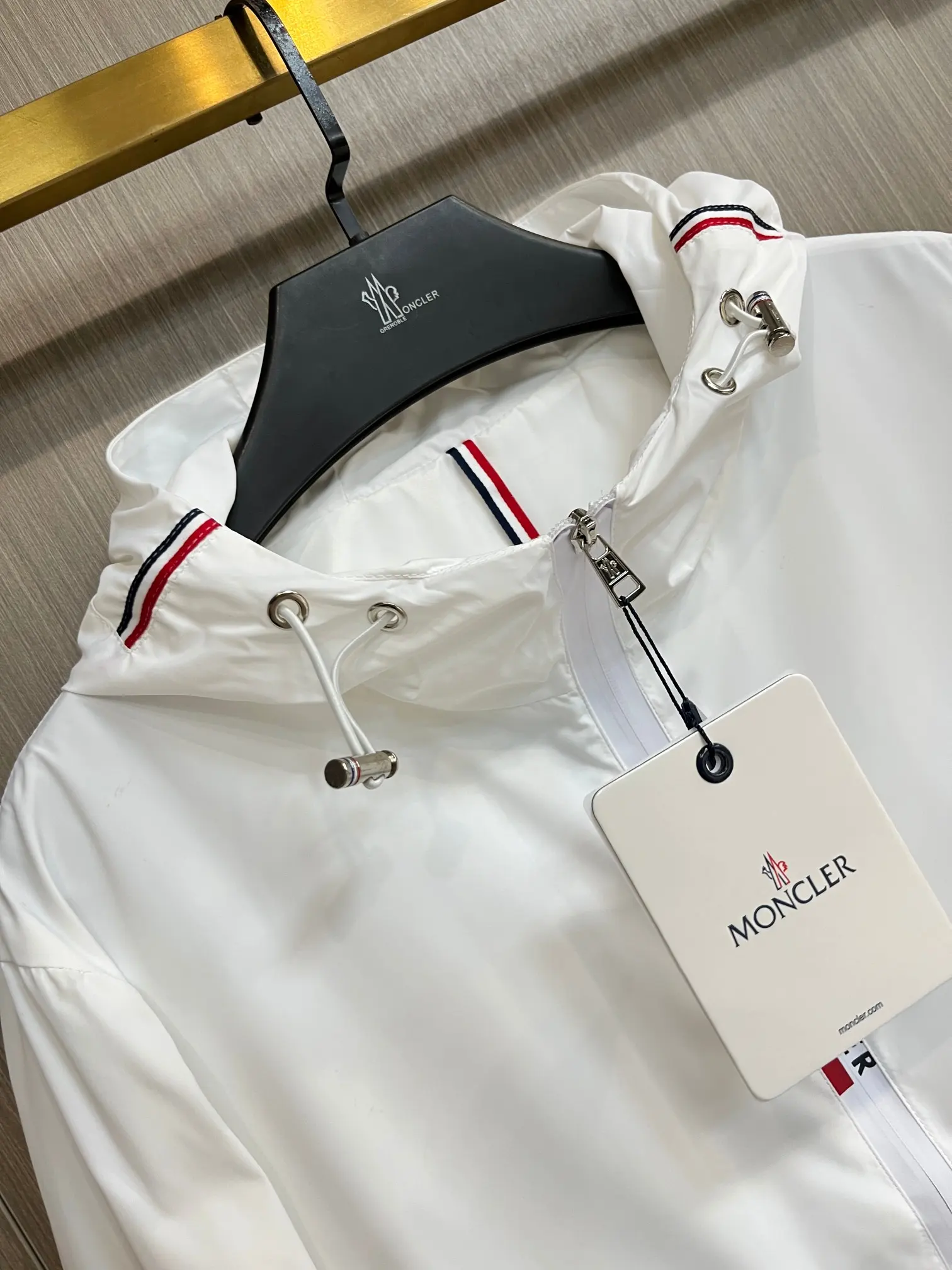 Hooded Lightweight Shell Jacket D38014798 — view 3