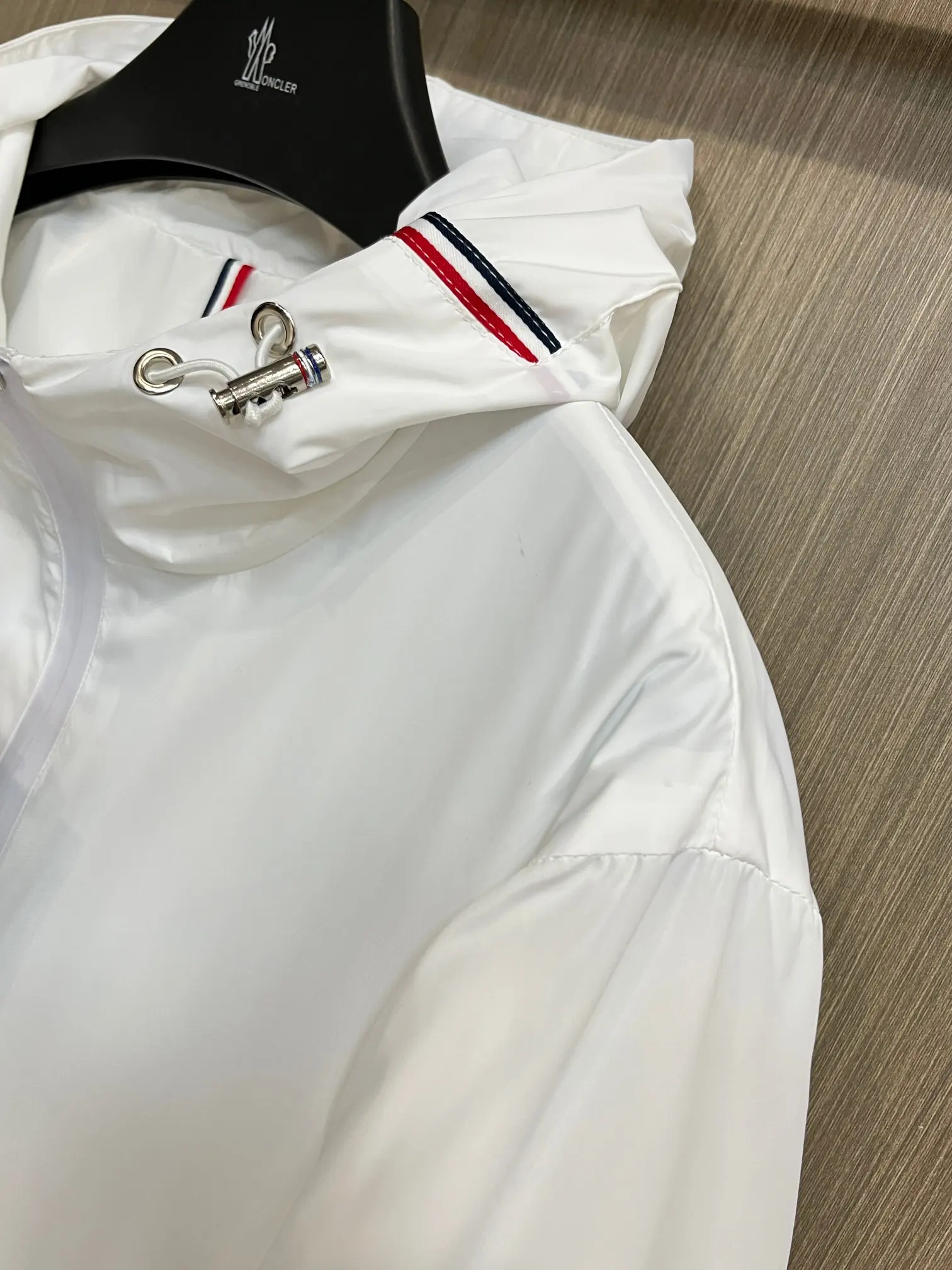 Hooded Lightweight Shell Jacket D38014798 — view 5