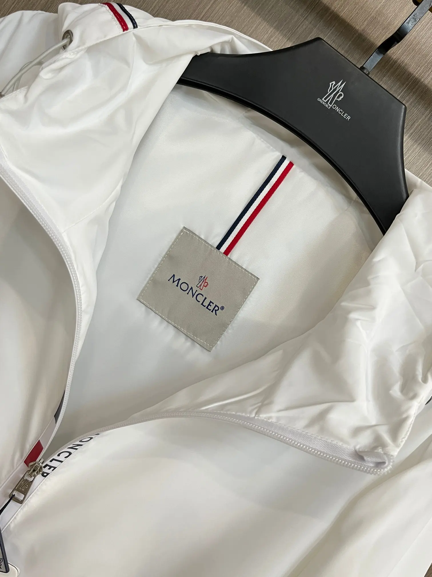 Hooded Lightweight Shell Jacket D38014798 — view 6