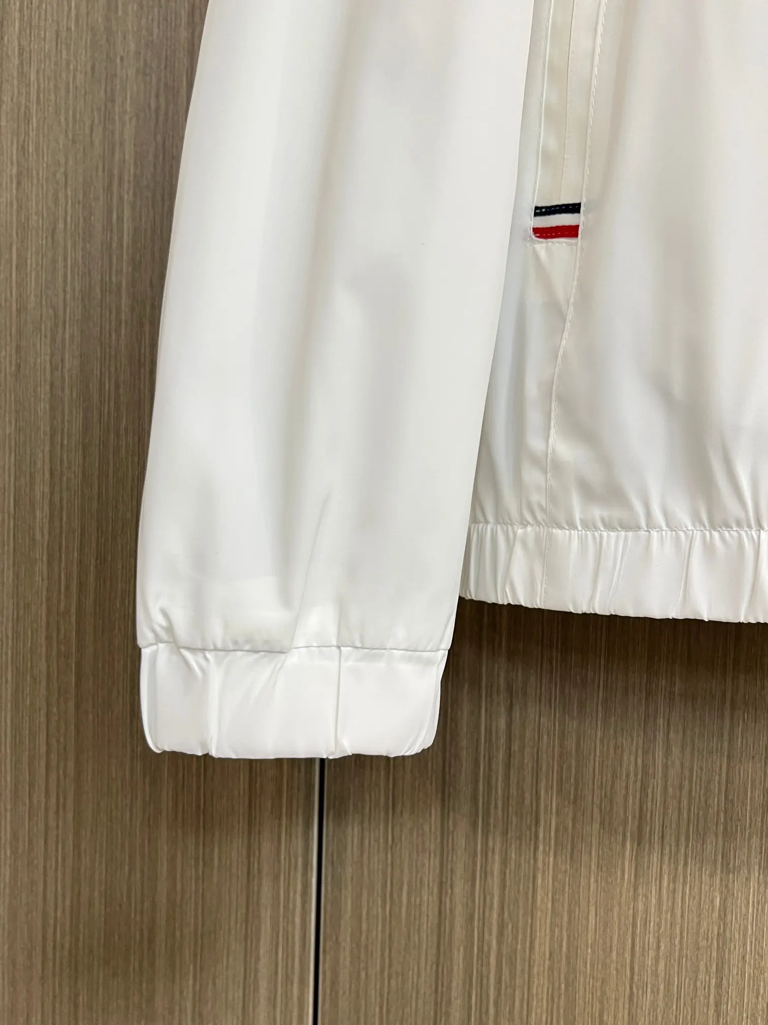 Hooded Lightweight Shell Jacket D38014798 — view 7